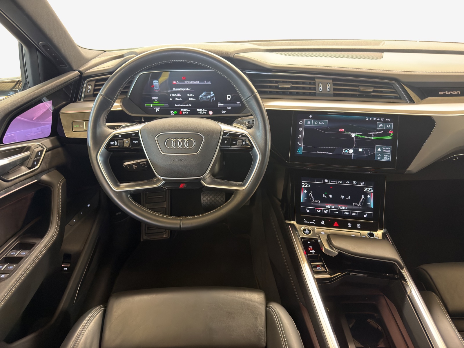 AUDI e-tron 55 Advanced quattro-image-9