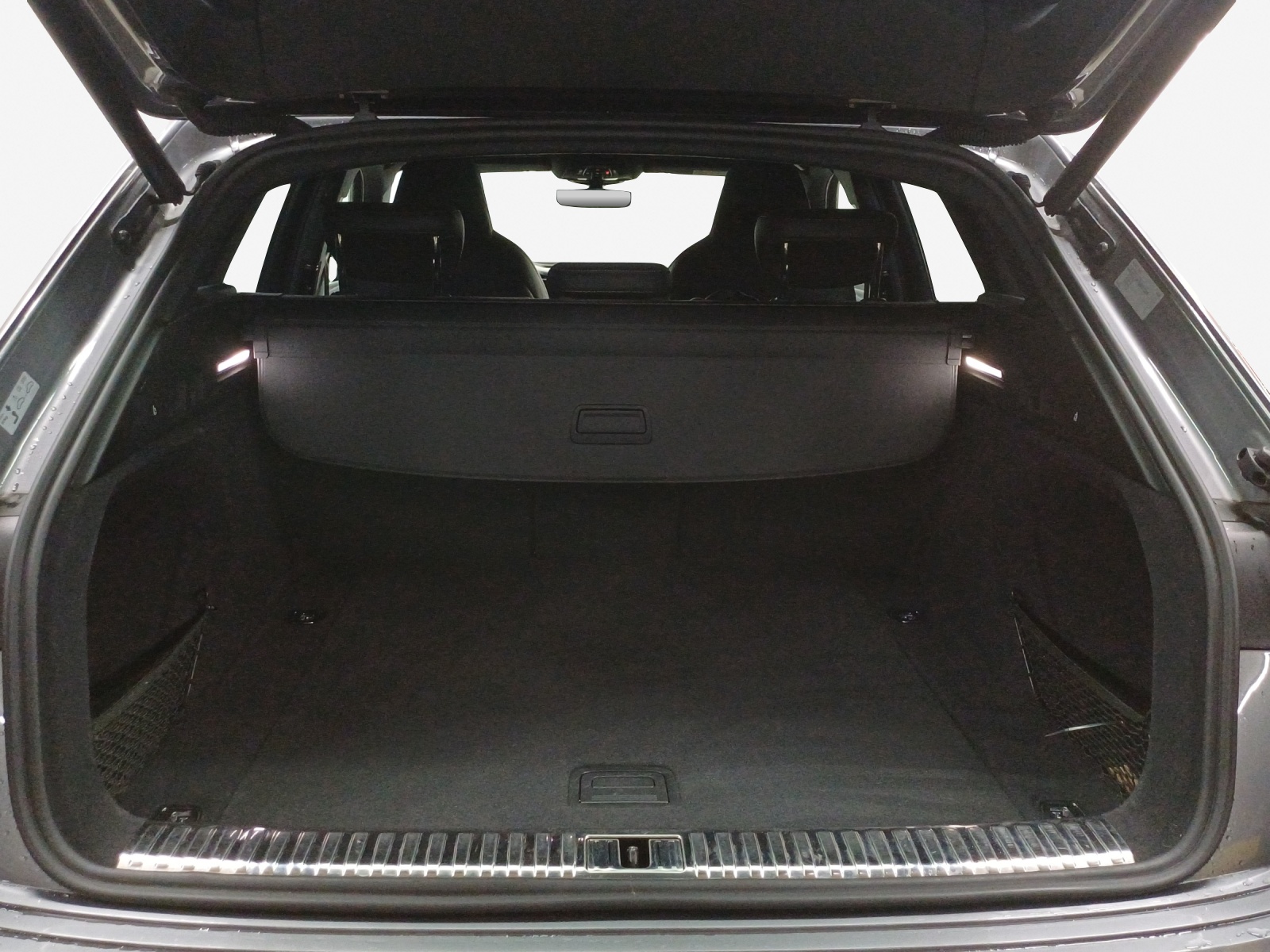 AUDI e-tron 55 Advanced quattro-image-13