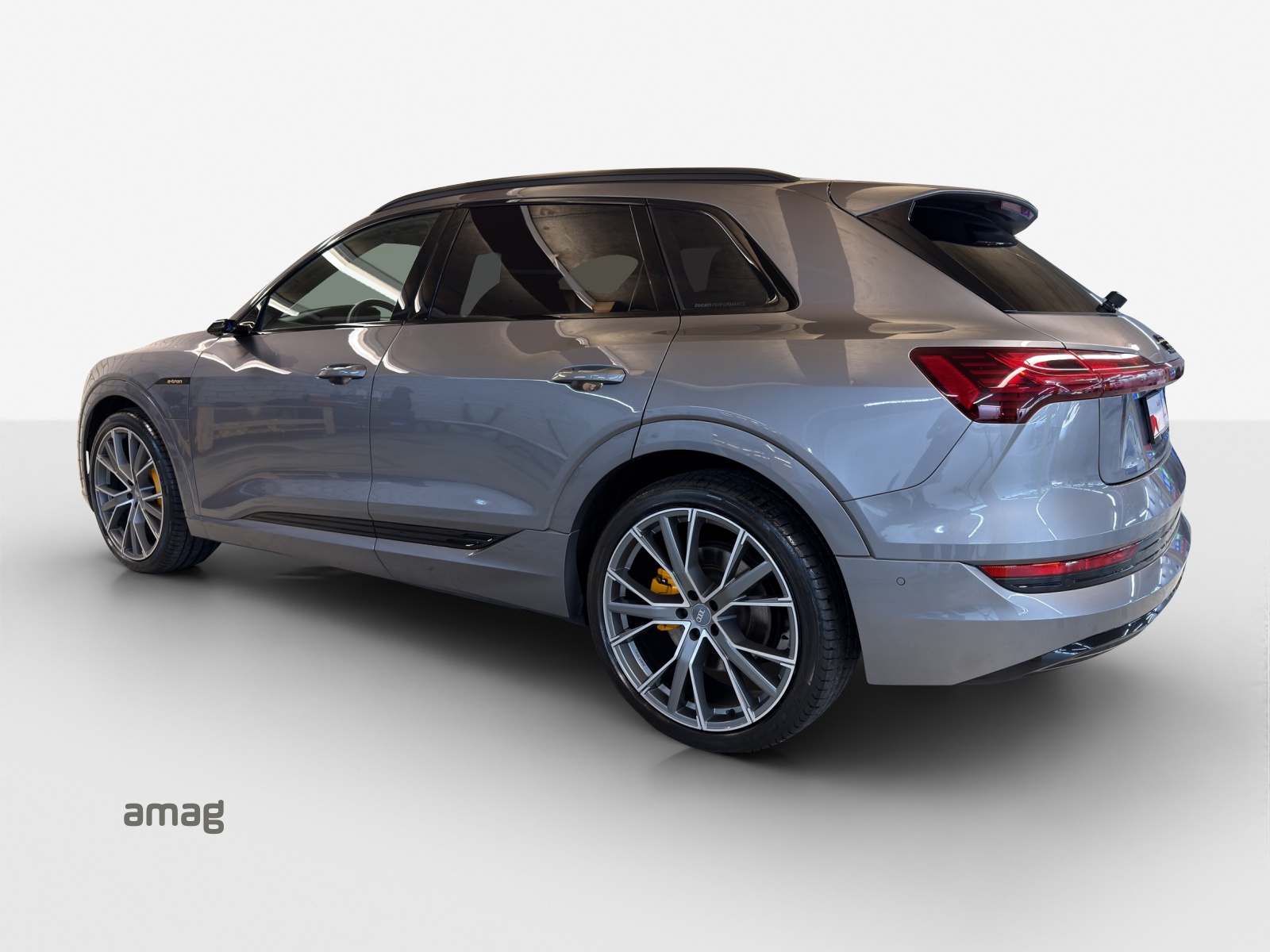 AUDI e-tron 55 Advanced quattro-image-2