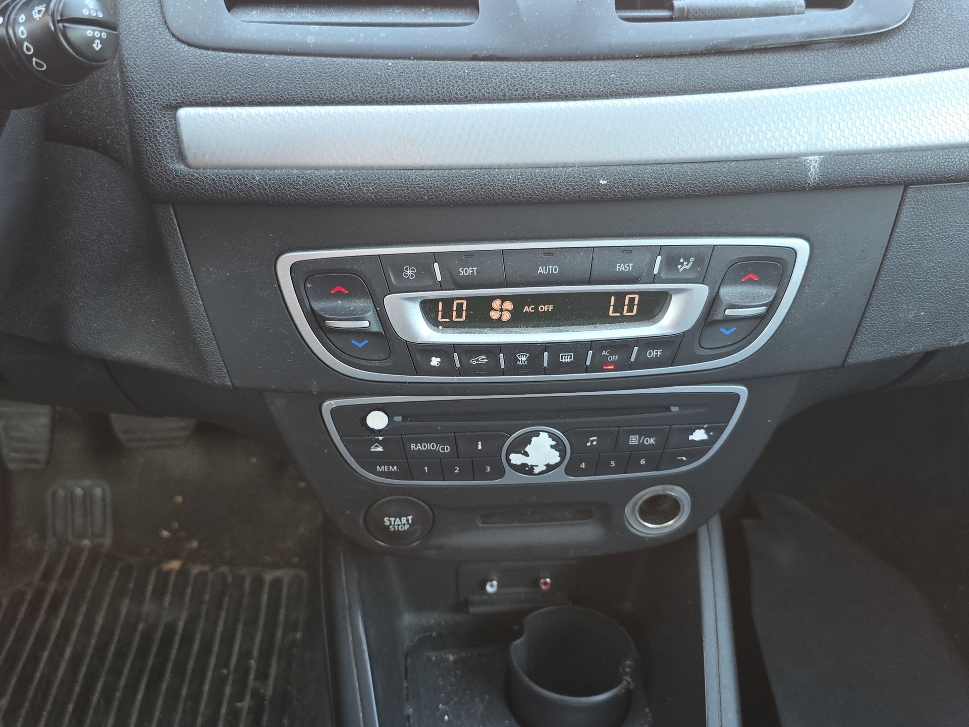 RENAULT Mégane Coupé 1.9 dCi Dynamique-image-11