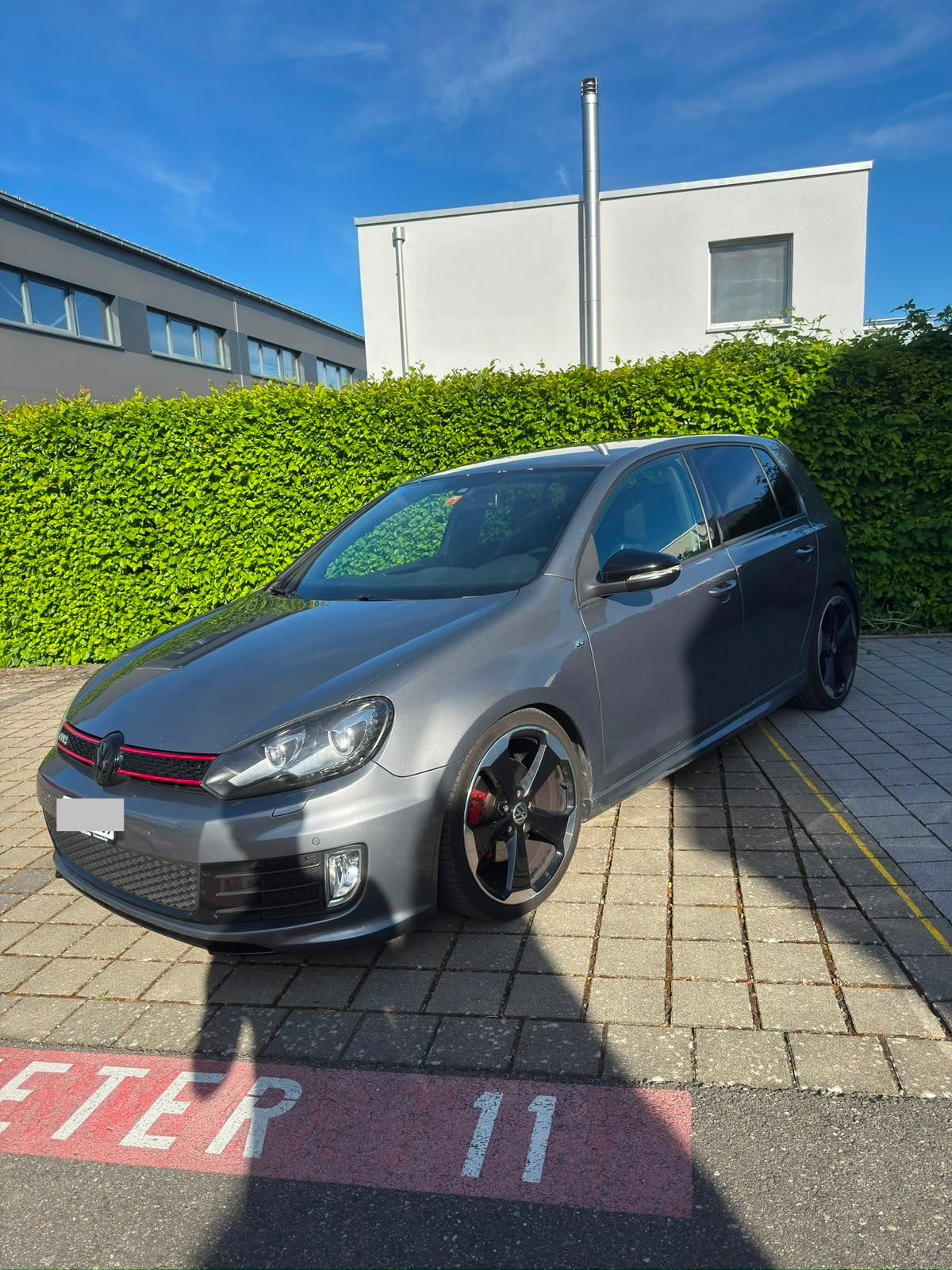 VW 2.0 TSI GTI Edition 35 DSG-image-2