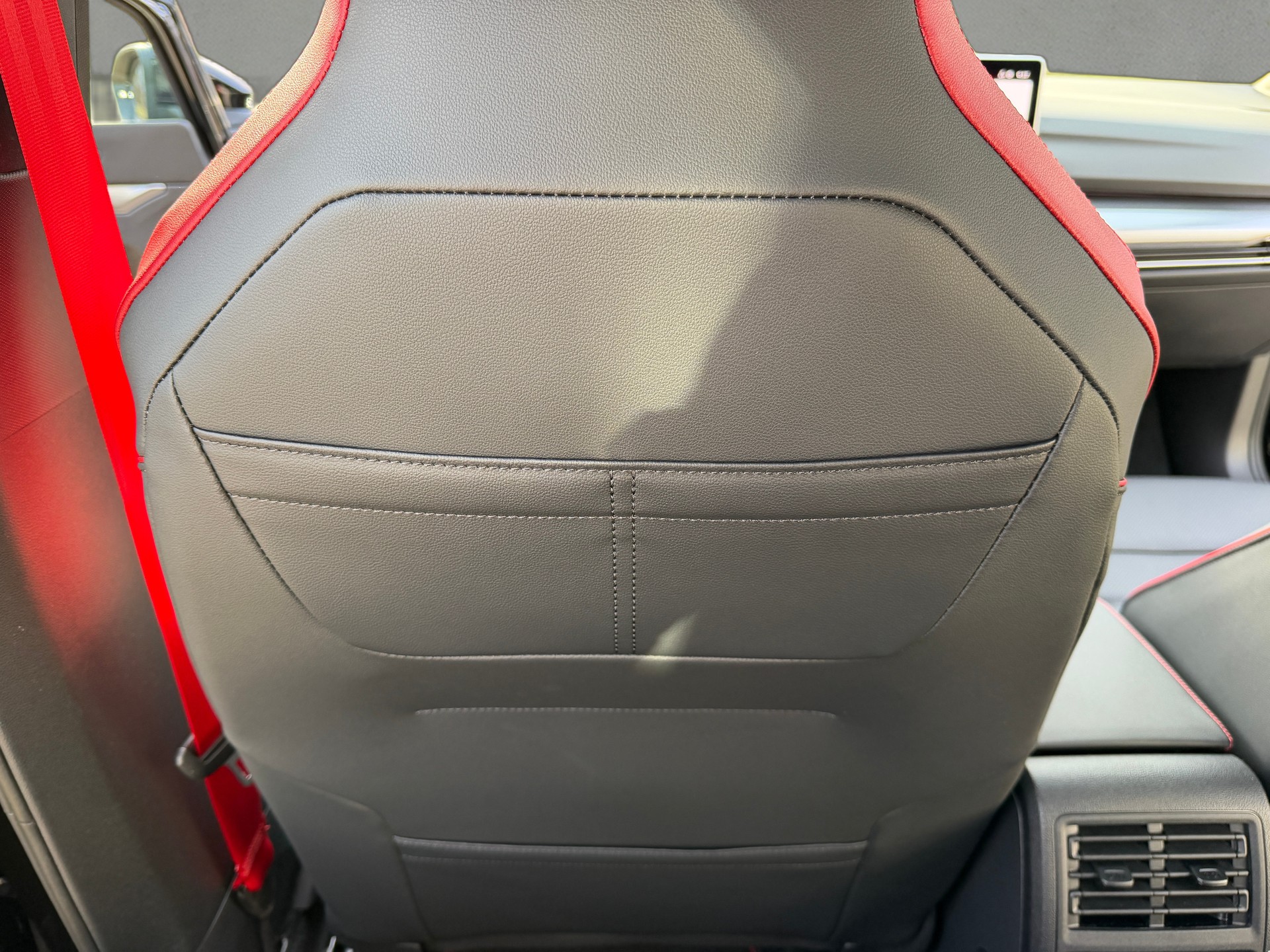 VW Golf 2.0 TSI GTI Edition 50 DSG-image-14
