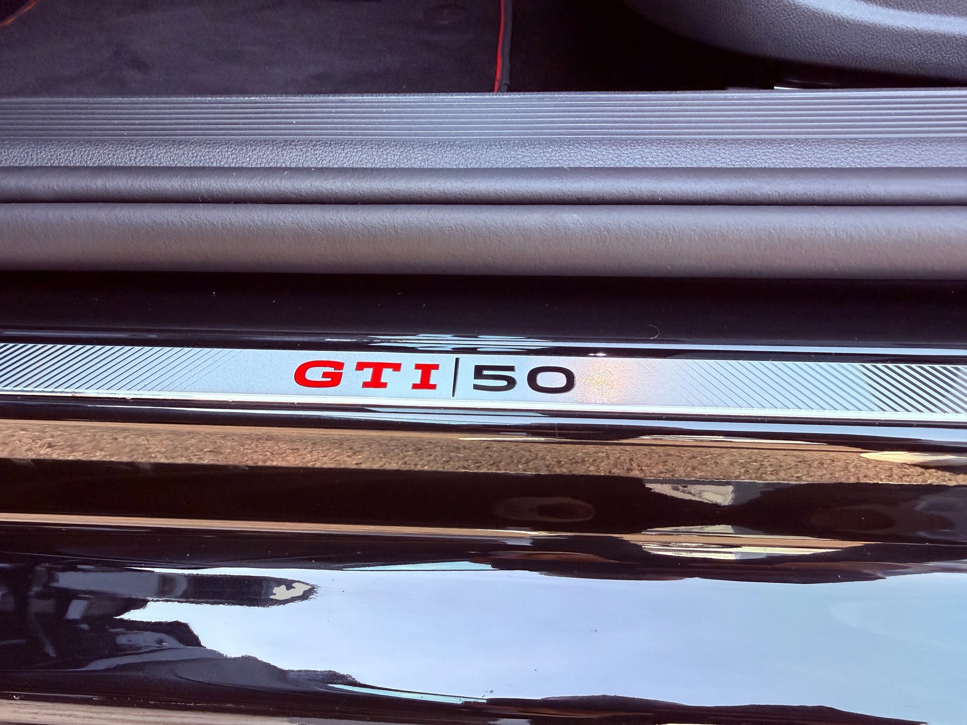VW Golf 2.0 TSI GTI Edition 50 DSG-image-24