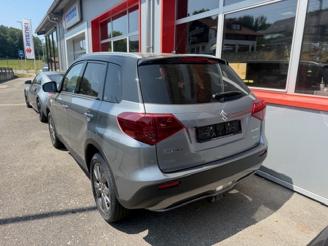 SUZUKI Vitara 1.4 Boosterjet Compact + Automatic-image-3