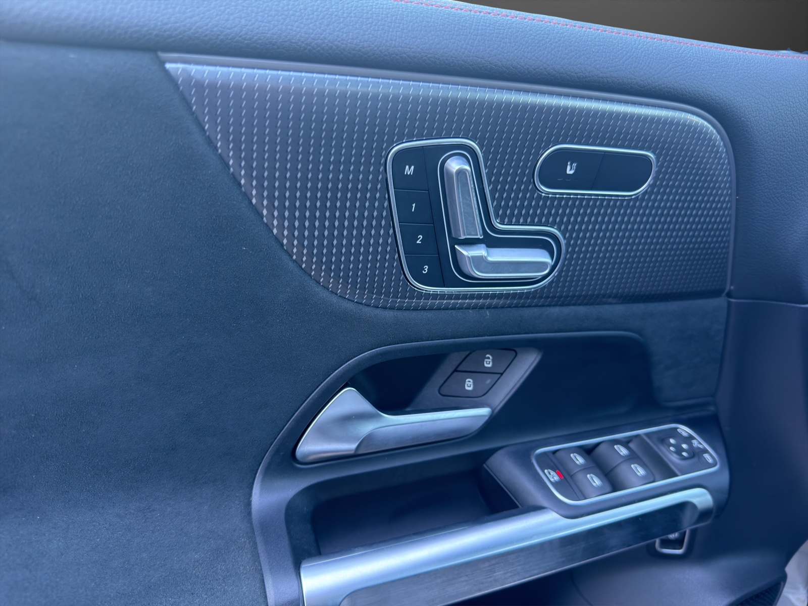 MERCEDES-BENZ EQB 350 AMG Line 4Matic-image-11