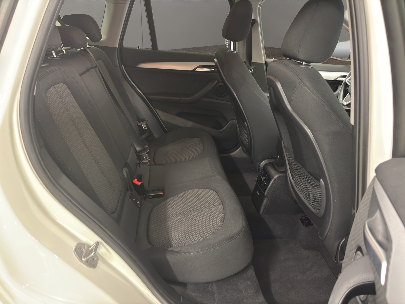 BMW X1 sDrive 18i Steptronic DSK-image-18