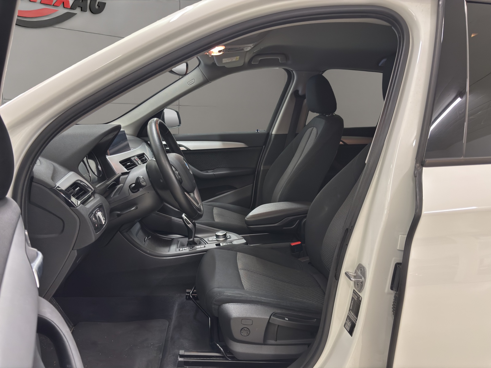 BMW X1 sDrive 18i Steptronic DSK-image-8