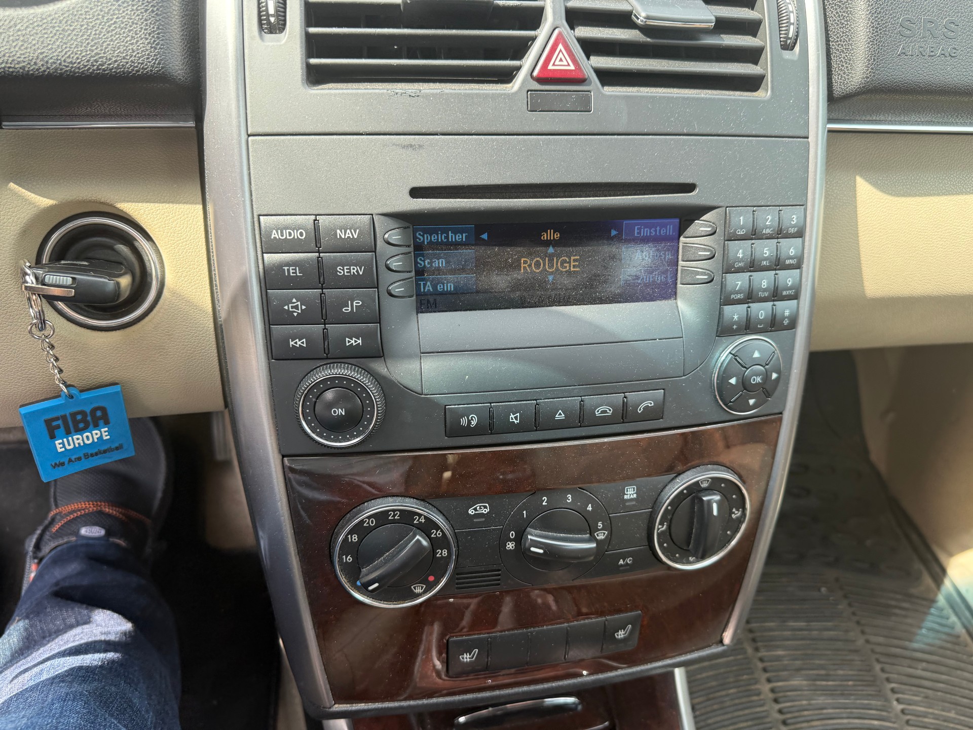 MERCEDES-BENZ B 200 CDI-image-7