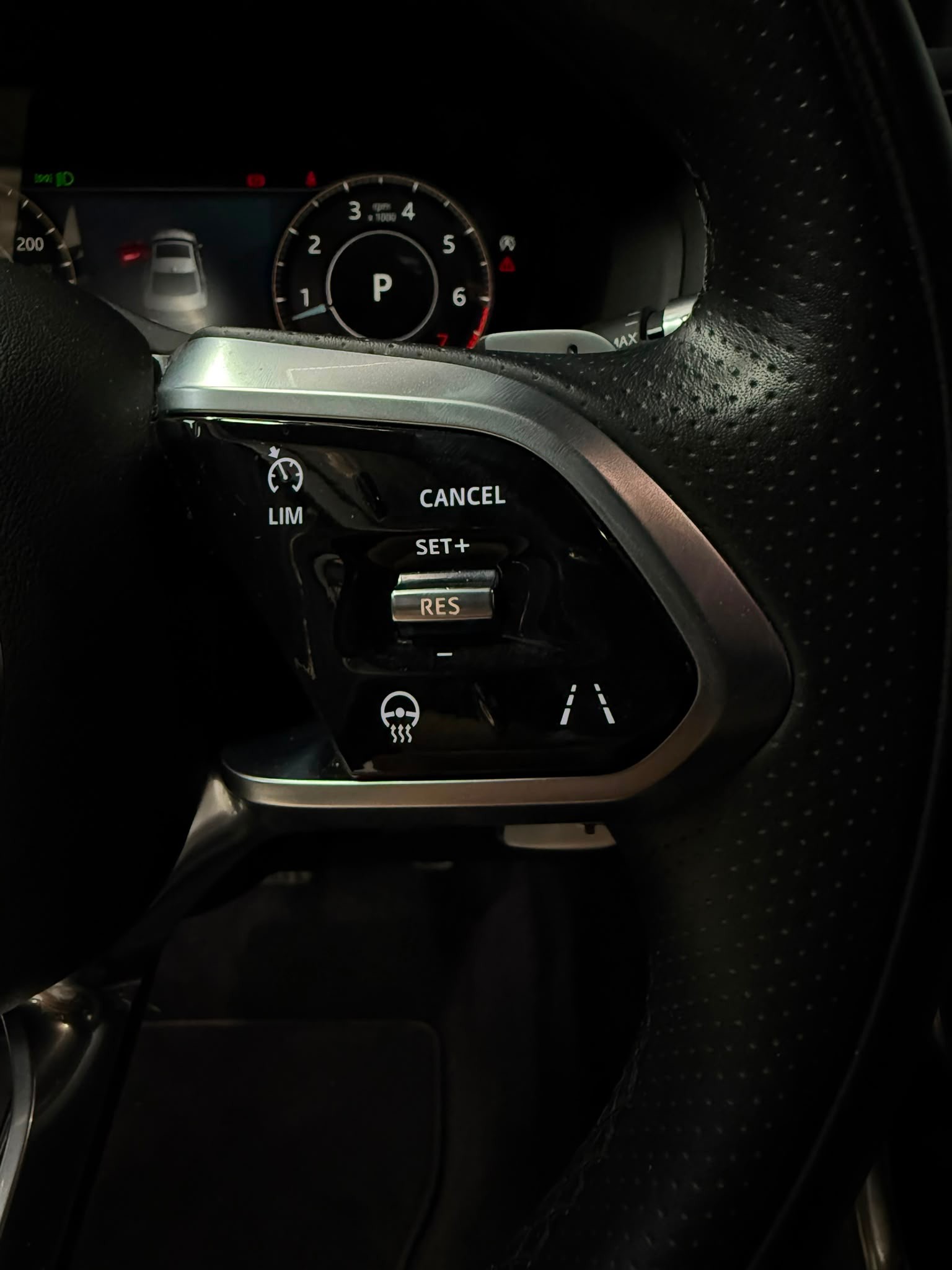 JAGUAR XE 2.0 R-Dynamic S P300 AWD Automat / ALL BLACK / CH- AUTO / FULL OPTIONS /-image-19