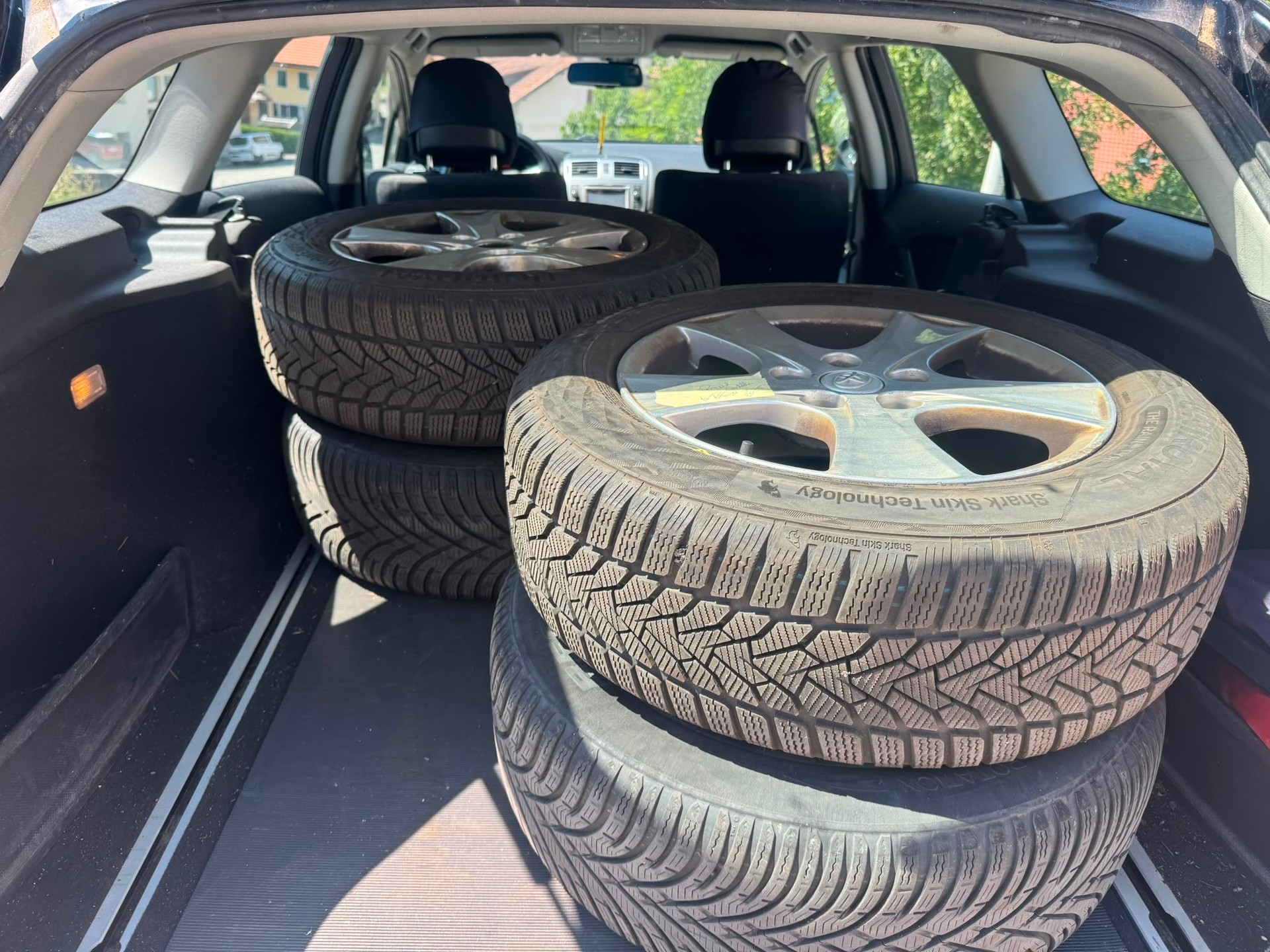 TOYOTA Avensis Sportswagon 2.0 Sol Premium Multidrive-image-11