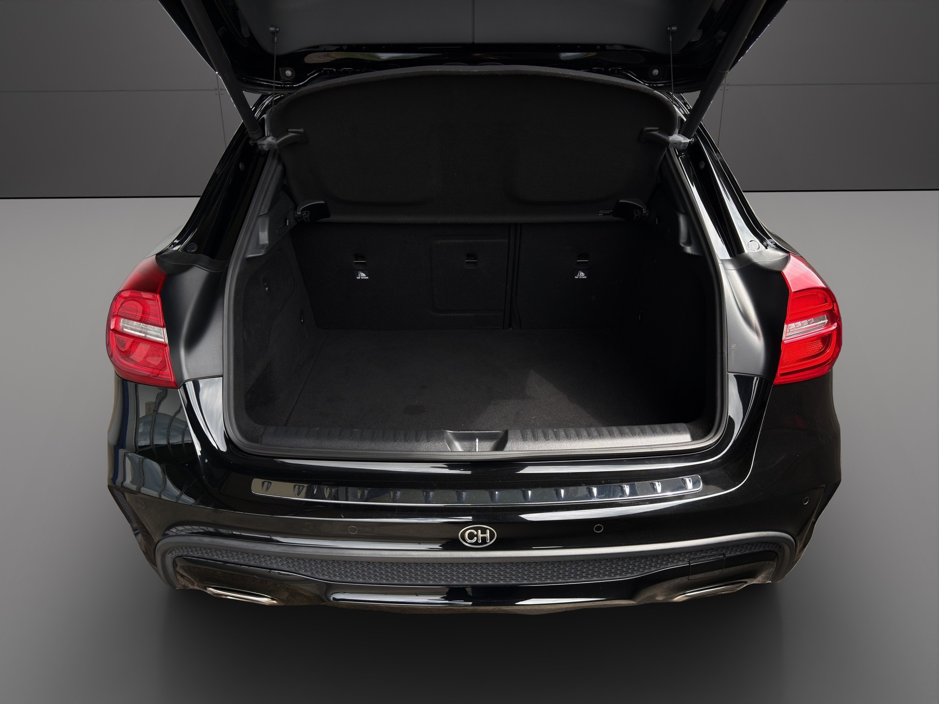 MERCEDES-BENZ GLA 250 AMG Line 4Matic 7G-DCT-image-3