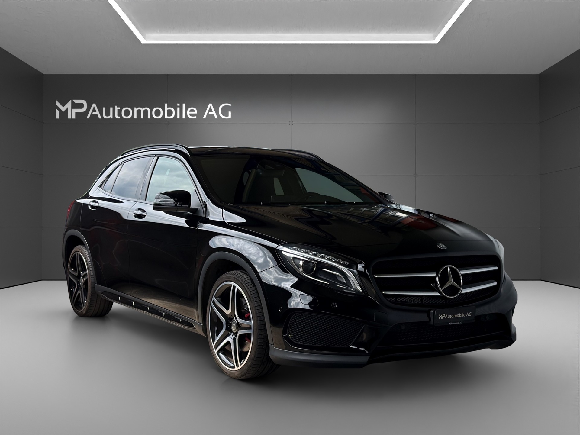 MERCEDES-BENZ GLA 250 AMG Line 4Matic 7G-DCT-image-1