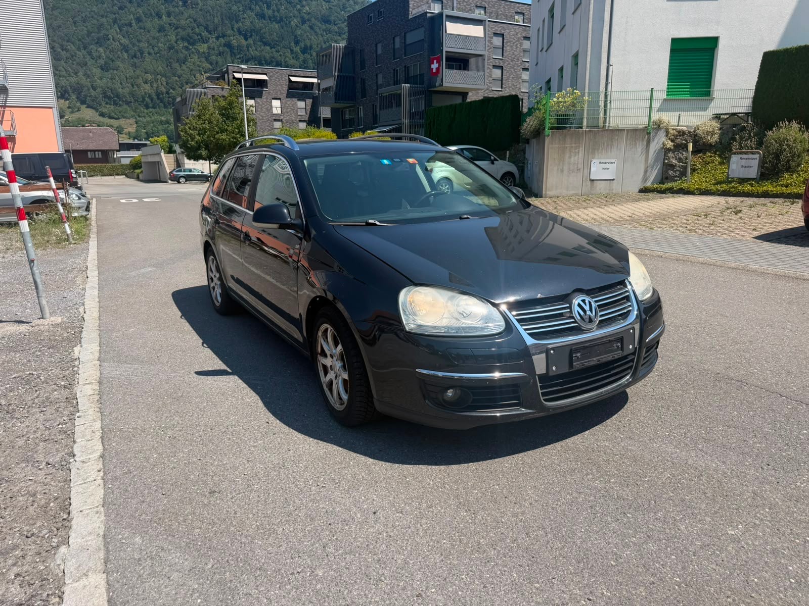 VW Golf Variant 1.9 TDI Comfortline 4Motion-image-0