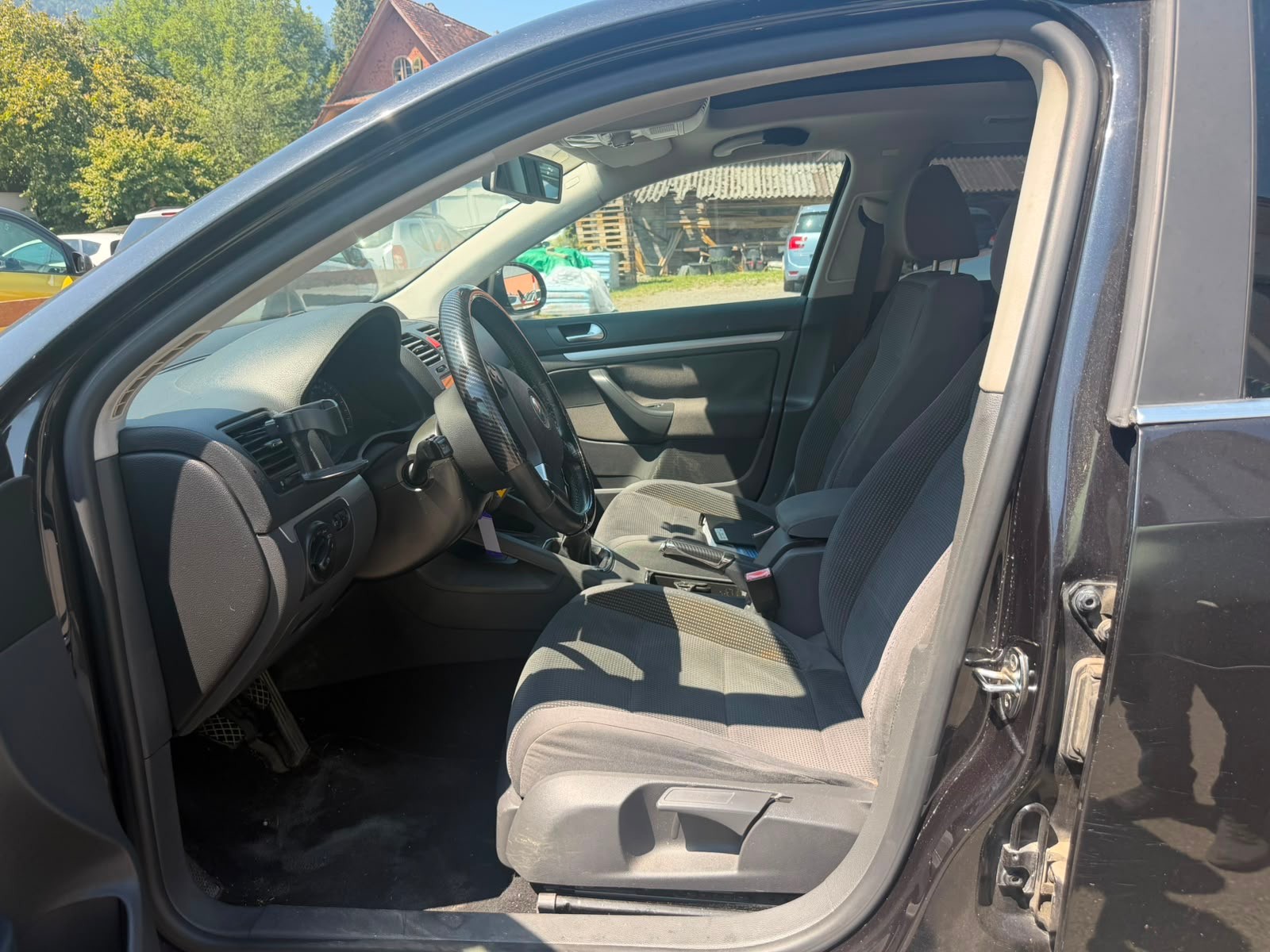 VW Golf Variant 1.9 TDI Comfortline 4Motion-image-4