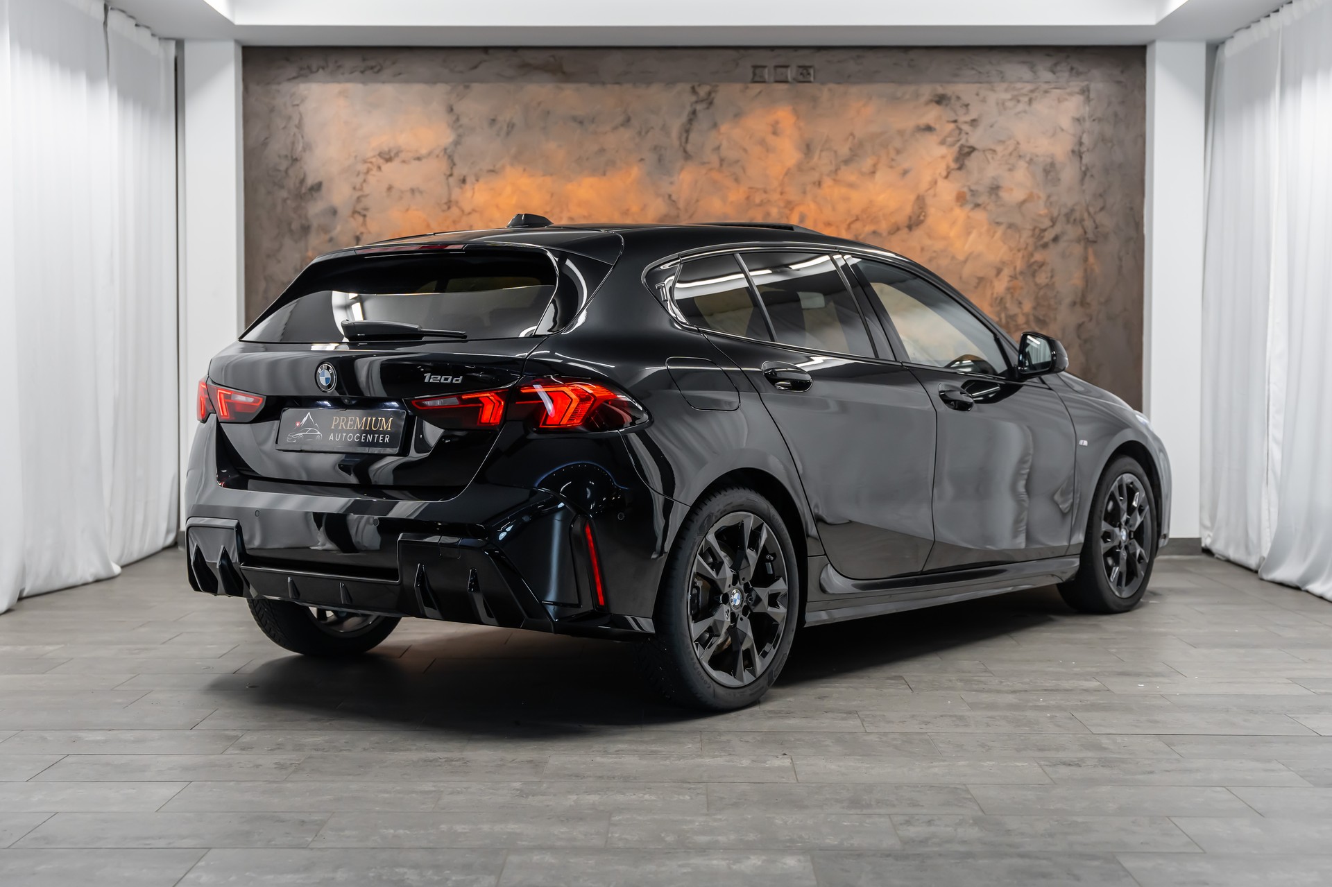 BMW 120d M Sport Steptronic *Facelift*360°*Head-Up*Panorama*-image-7