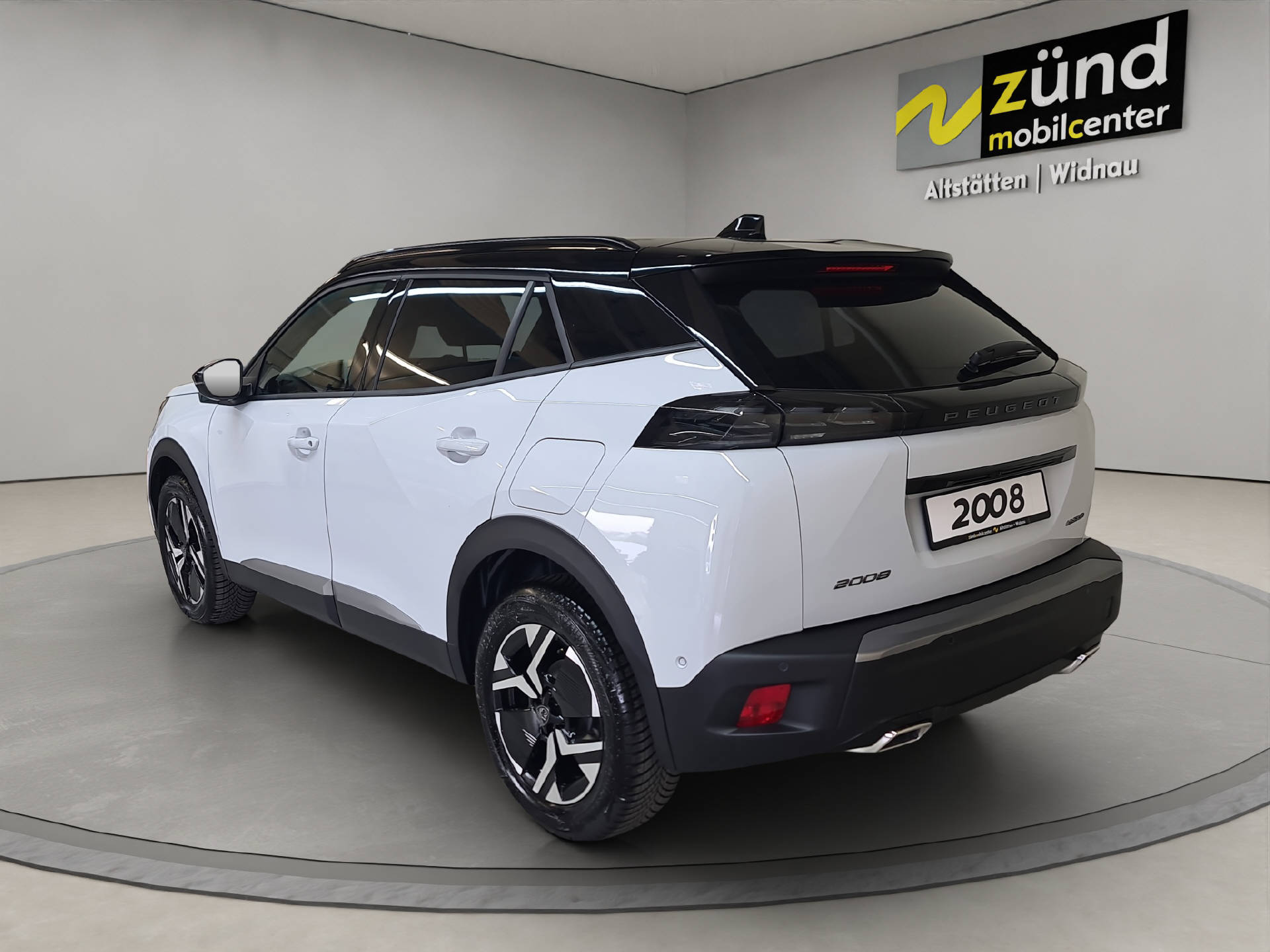 PEUGEOT 2008 1.2 Hybrid 145 GT Exclusive-image-2