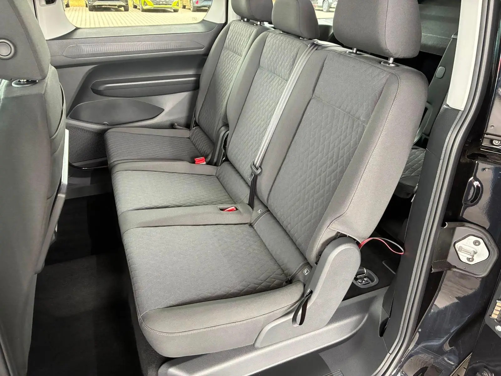 VW VW Caddy Maxi Life 2.0 TDI 122 DSG-image-4