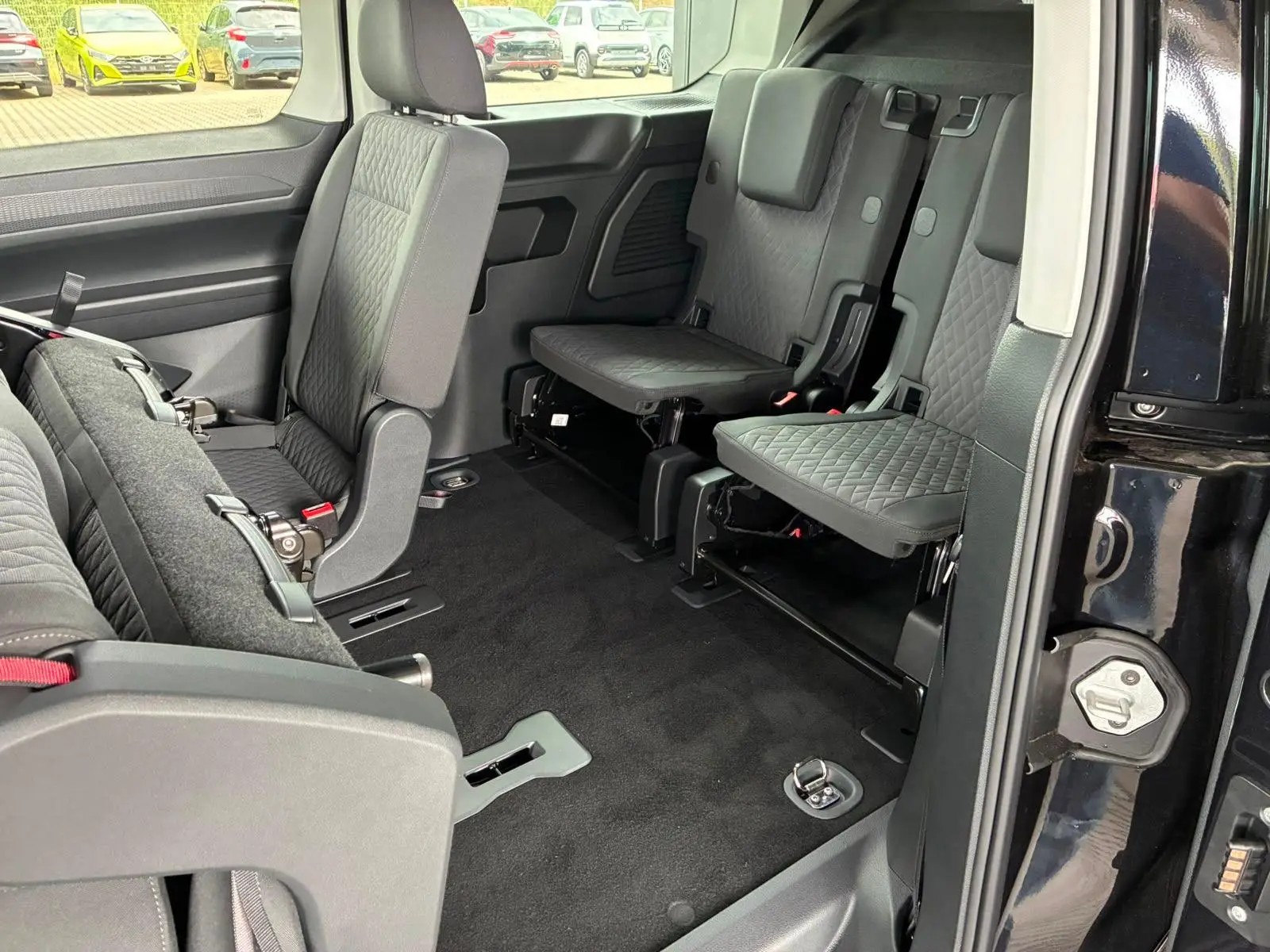 VW VW Caddy Maxi Life 2.0 TDI 122 DSG-image-5