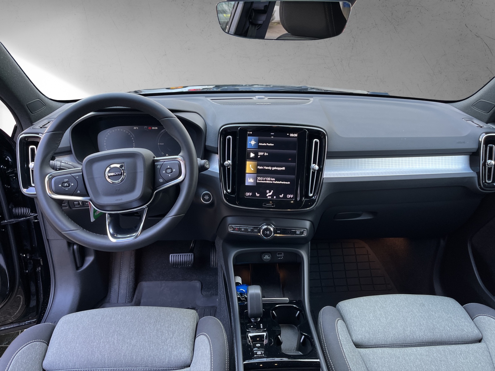 VOLVO XC40 1.5 T4 PiH Plus Dark-image-11