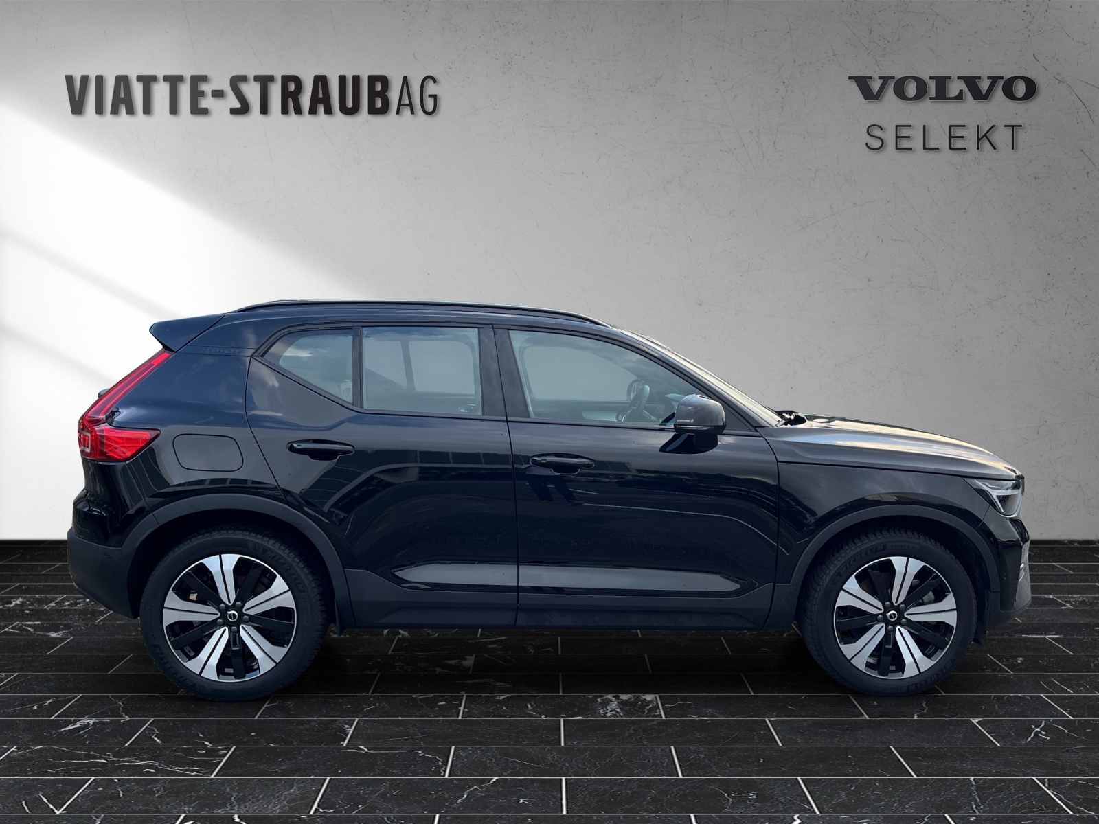 VOLVO XC40 1.5 T4 PiH Plus Dark-image-6