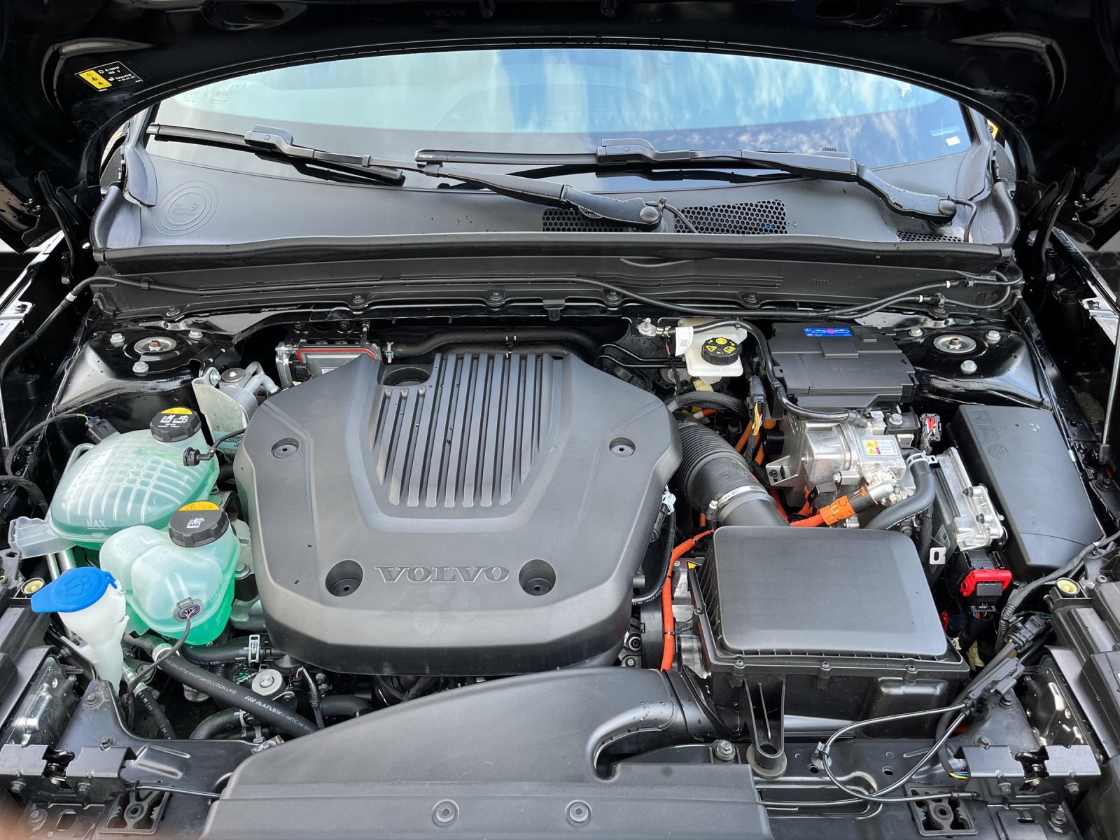 VOLVO XC40 1.5 T4 PiH Plus Dark-image-16