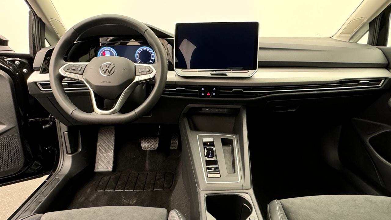 VW Golf VIII 1.5 TSI PHEV Limited-image-5