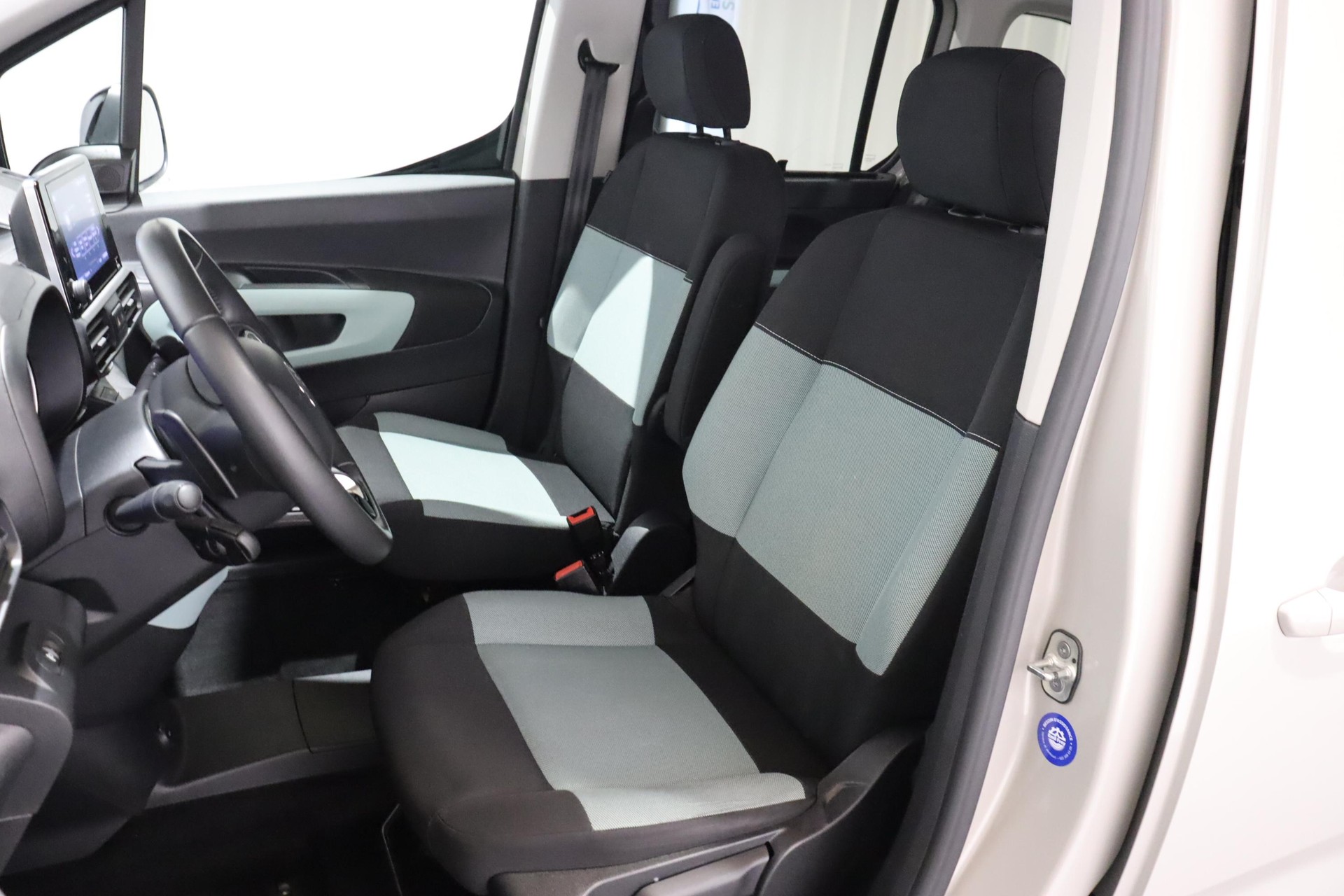 CITROEN Berlingo 1.2 PureTech 130 Feel Pack-image-4