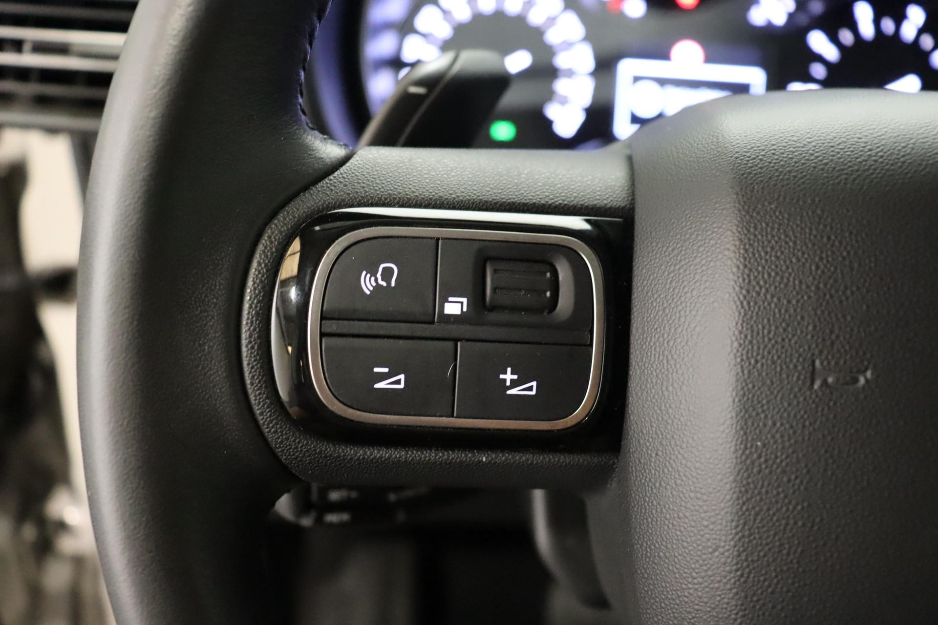 CITROEN Berlingo 1.2 PureTech 130 Feel Pack-image-13