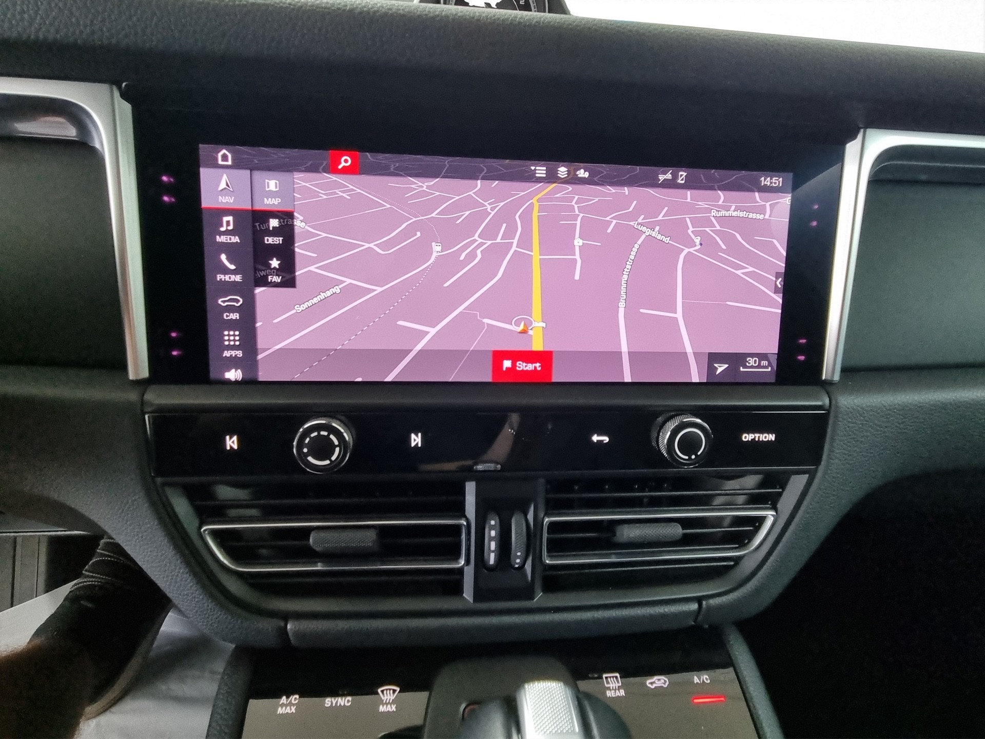 PORSCHE Macan 2.0 T-image-13