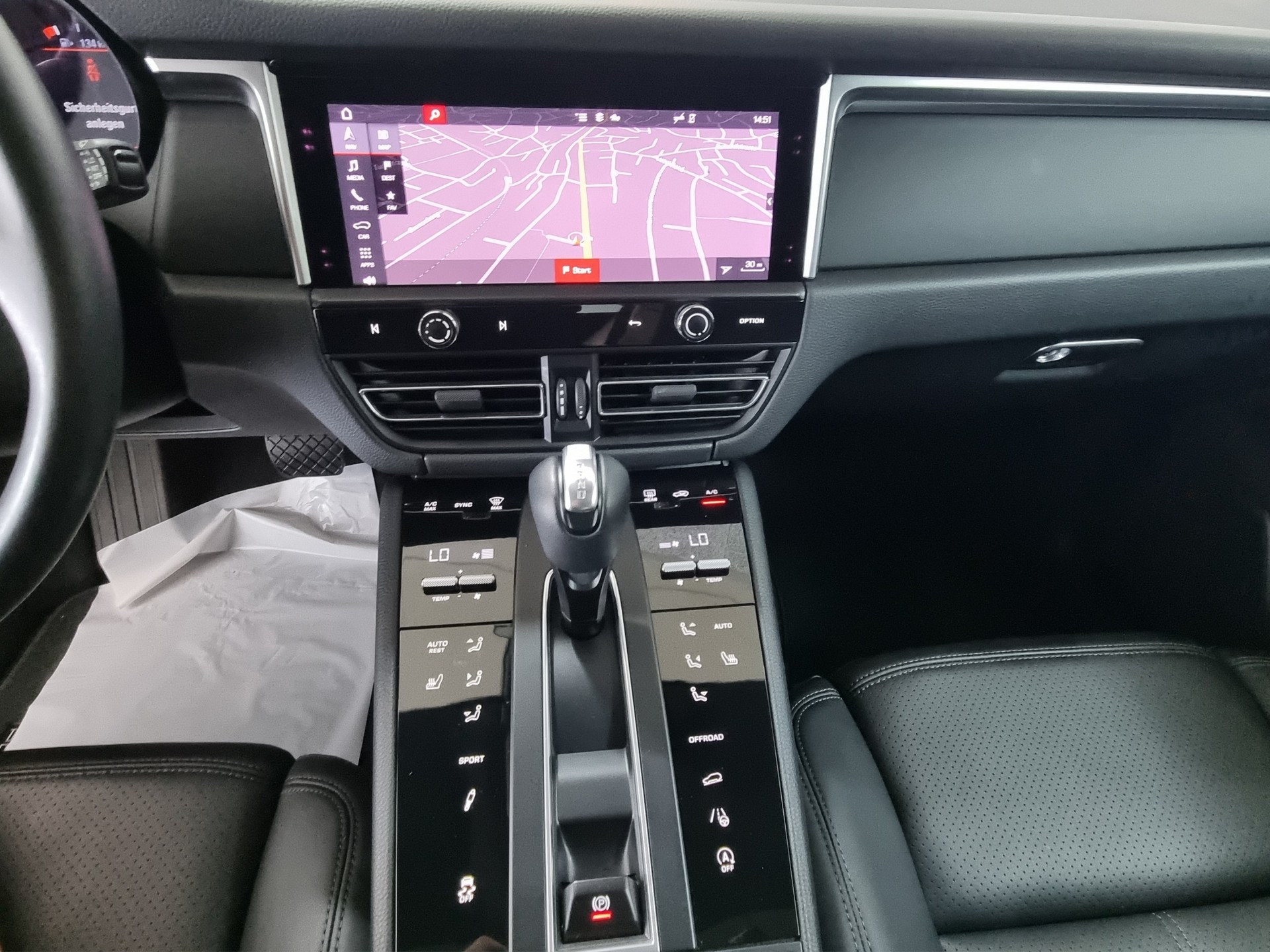 PORSCHE Macan 2.0 T-image-15