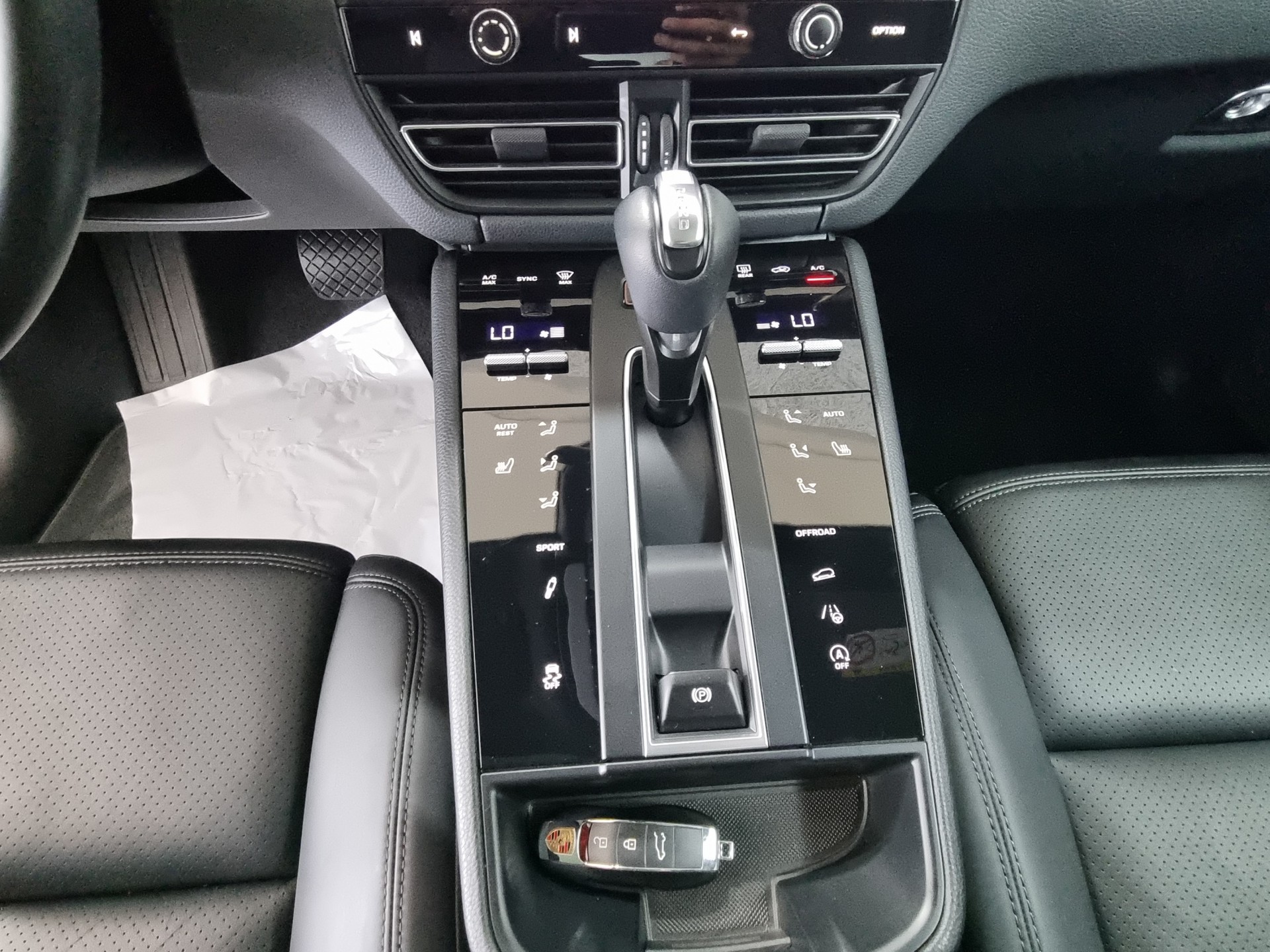 PORSCHE Macan 2.0 T-image-9