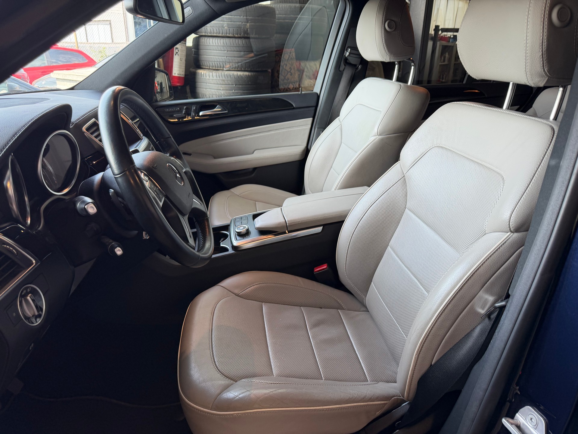 MERCEDES-BENZ ML 350 BlueEfficiency Edition 4Matic 7G-Tronic-image-11