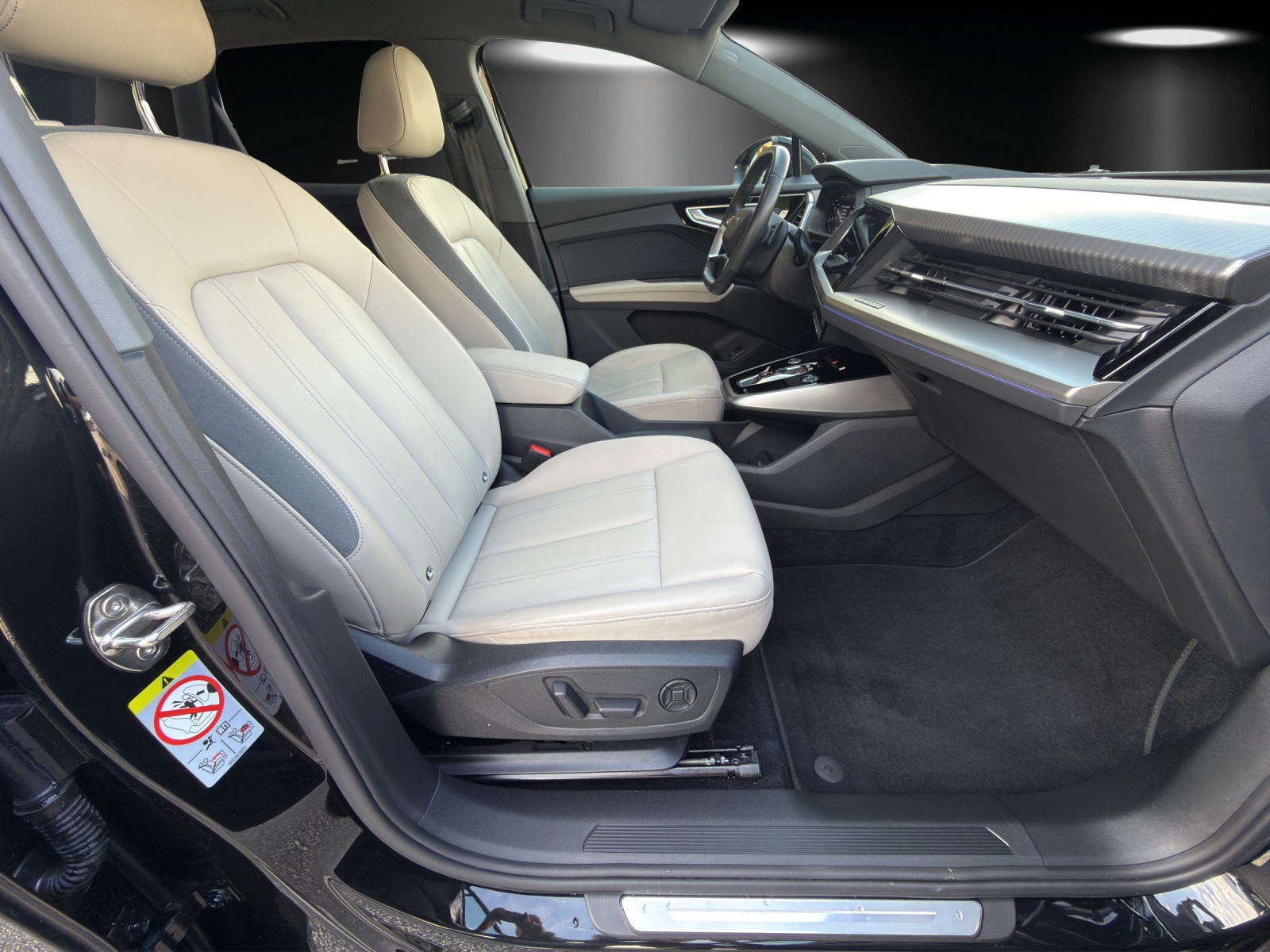 AUDI Q4 e-tron 40-image-8