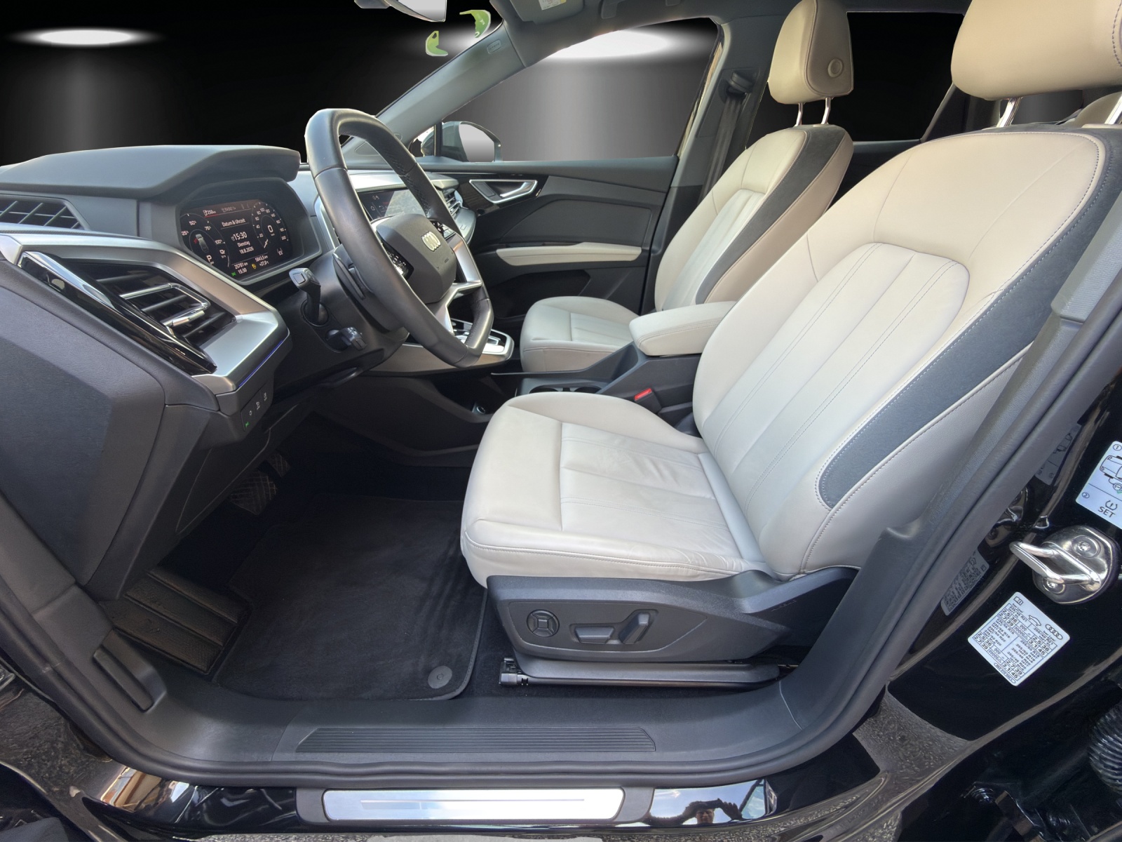 AUDI Q4 e-tron 40-image-9