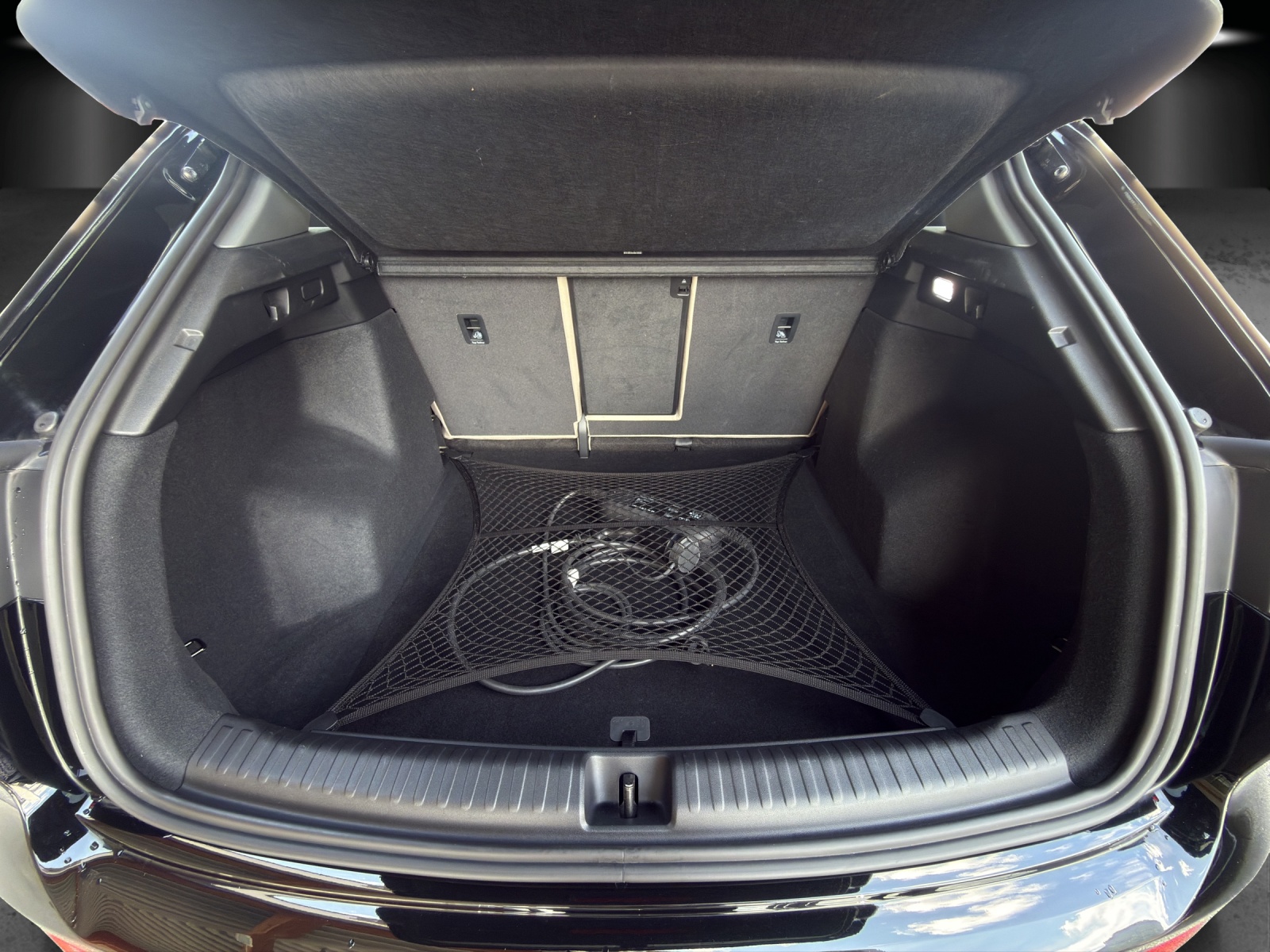 AUDI Q4 e-tron 40-image-6