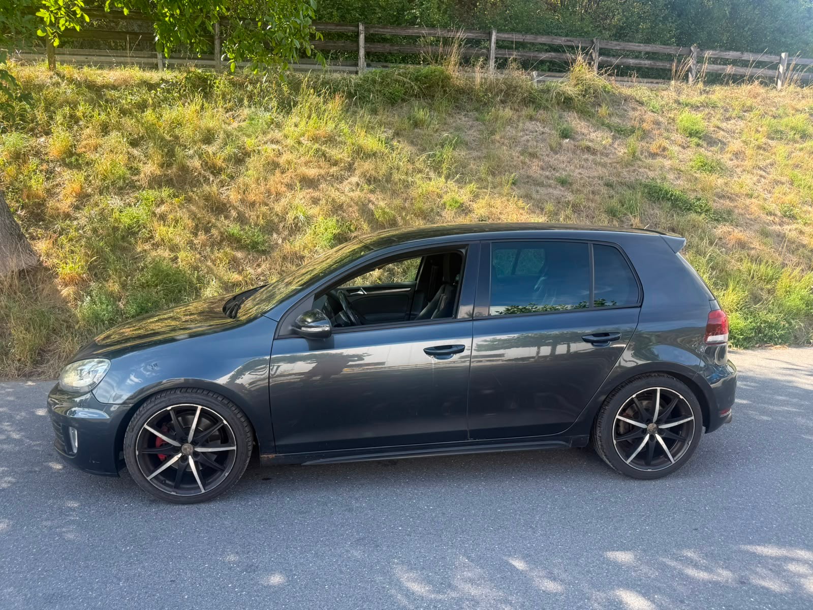 VW 2.0 TSI GTI-image-1
