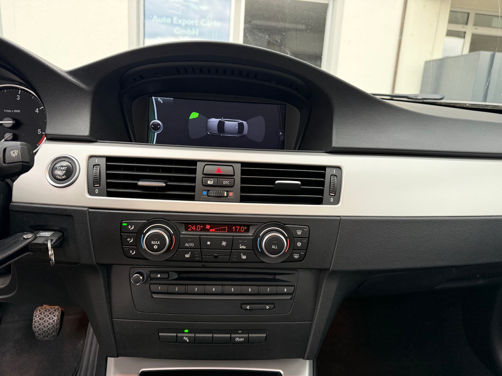 BMW 320d Dynamic Edition-image-7