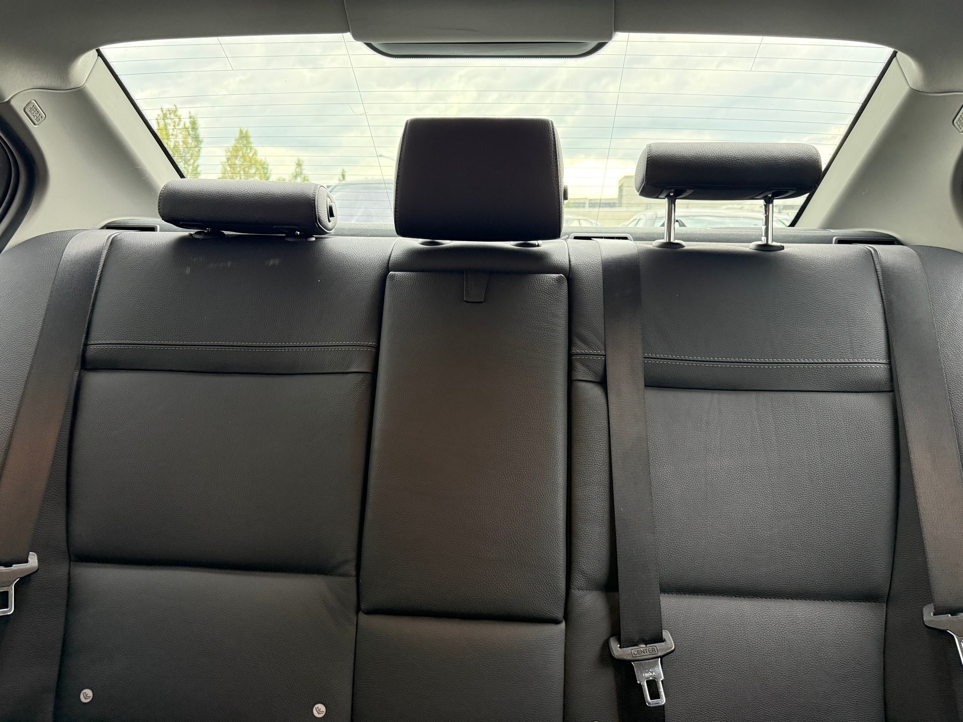 BMW 320d Dynamic Edition-image-9