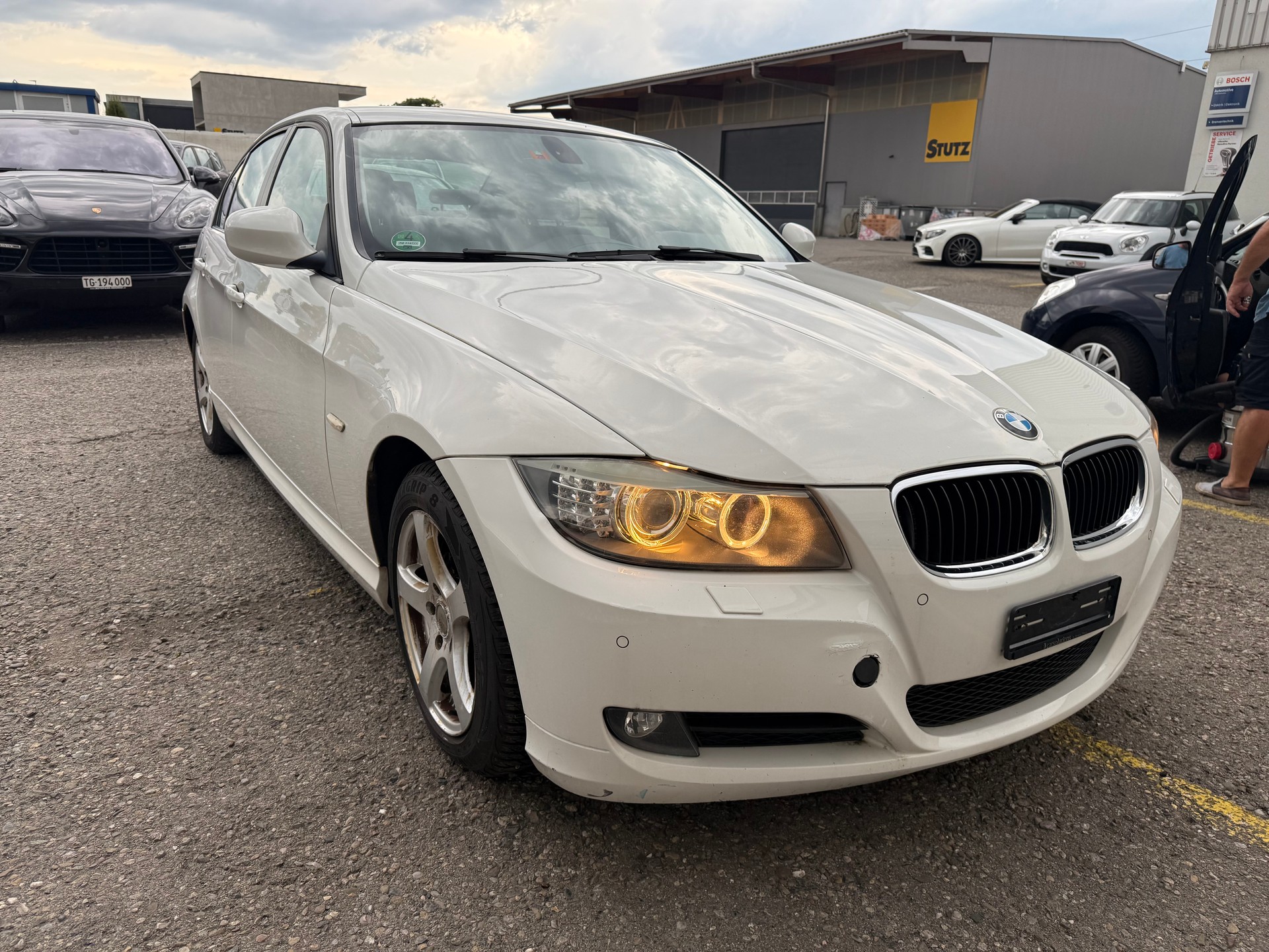 BMW 320d Dynamic Edition-image-2