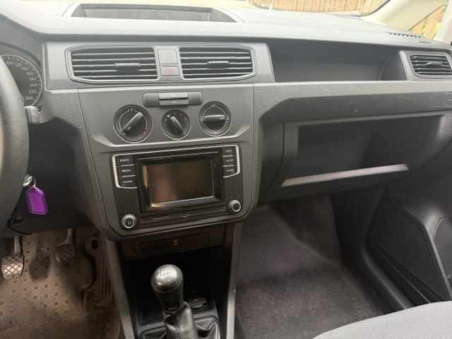 VW Caddy 1.0 TSI Entry BlueMotion Technology-image-6