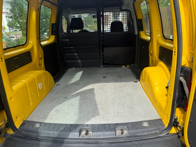 VW Caddy 1.0 TSI Entry BlueMotion Technology-image-7