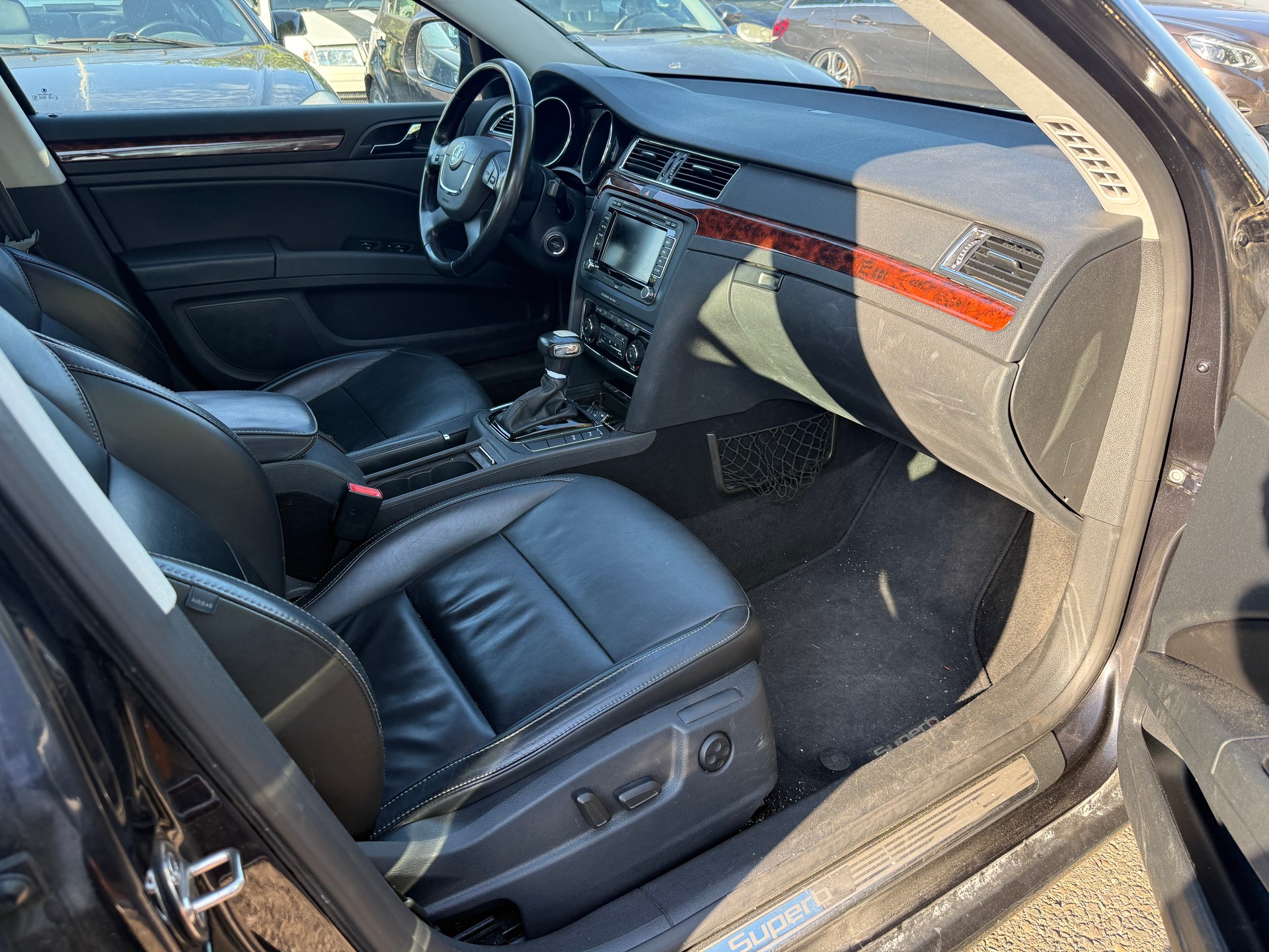 SKODA Superb 3.6 FSI Elegance 4x4 DSG-image-8
