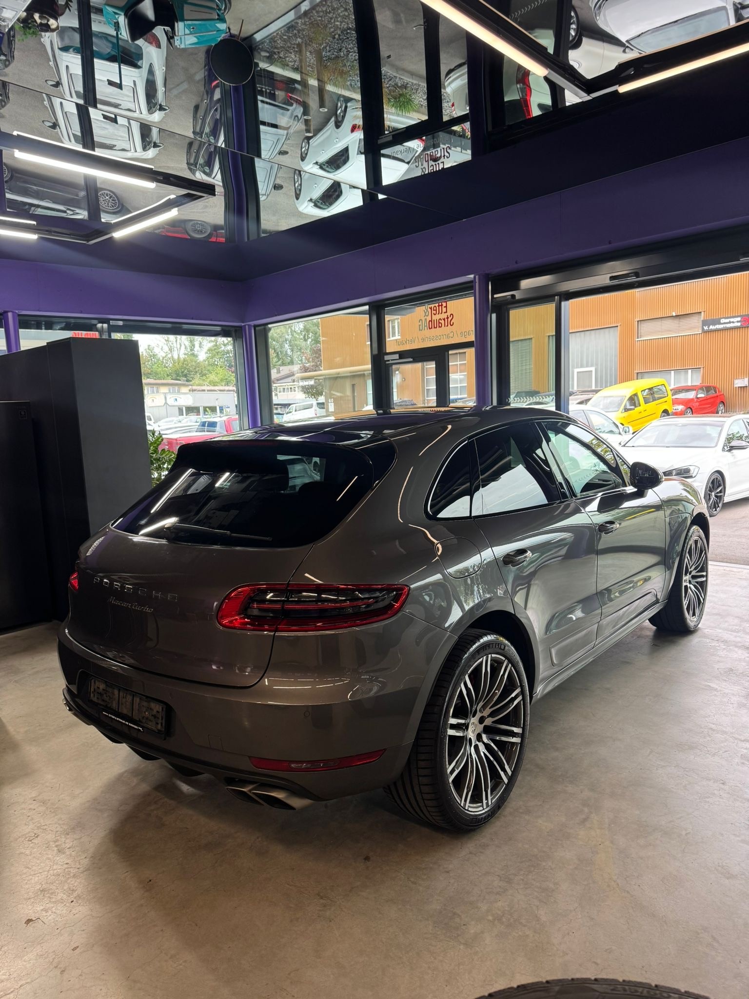 PORSCHE Macan Turbo PDK-image-6