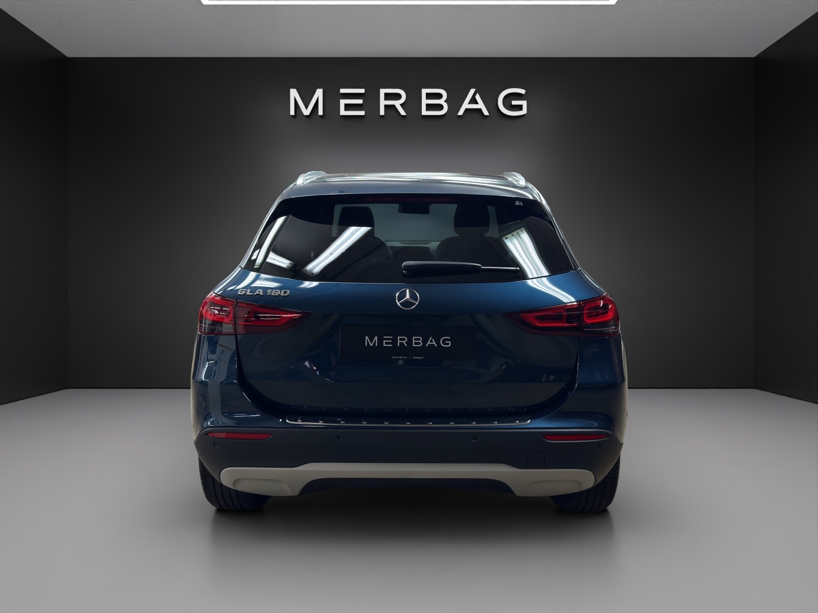 MERCEDES-BENZ GLA 180 Style 7G-DCT-image-3