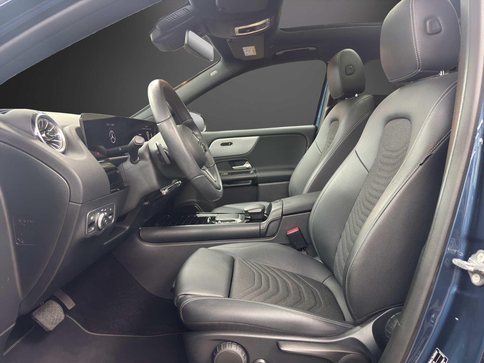 MERCEDES-BENZ GLA 180 Style 7G-DCT-image-9