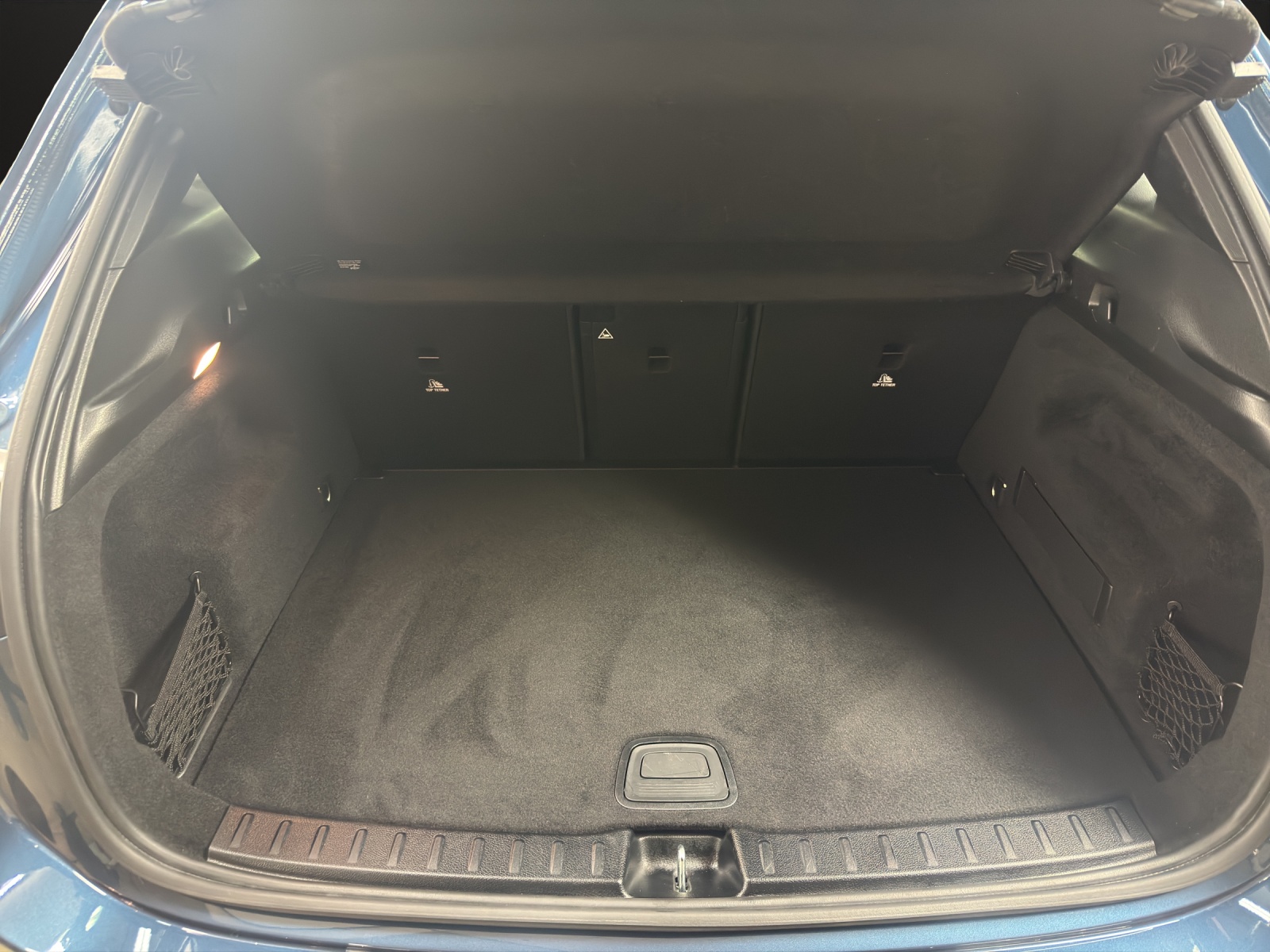 MERCEDES-BENZ GLA 180 Style 7G-DCT-image-8