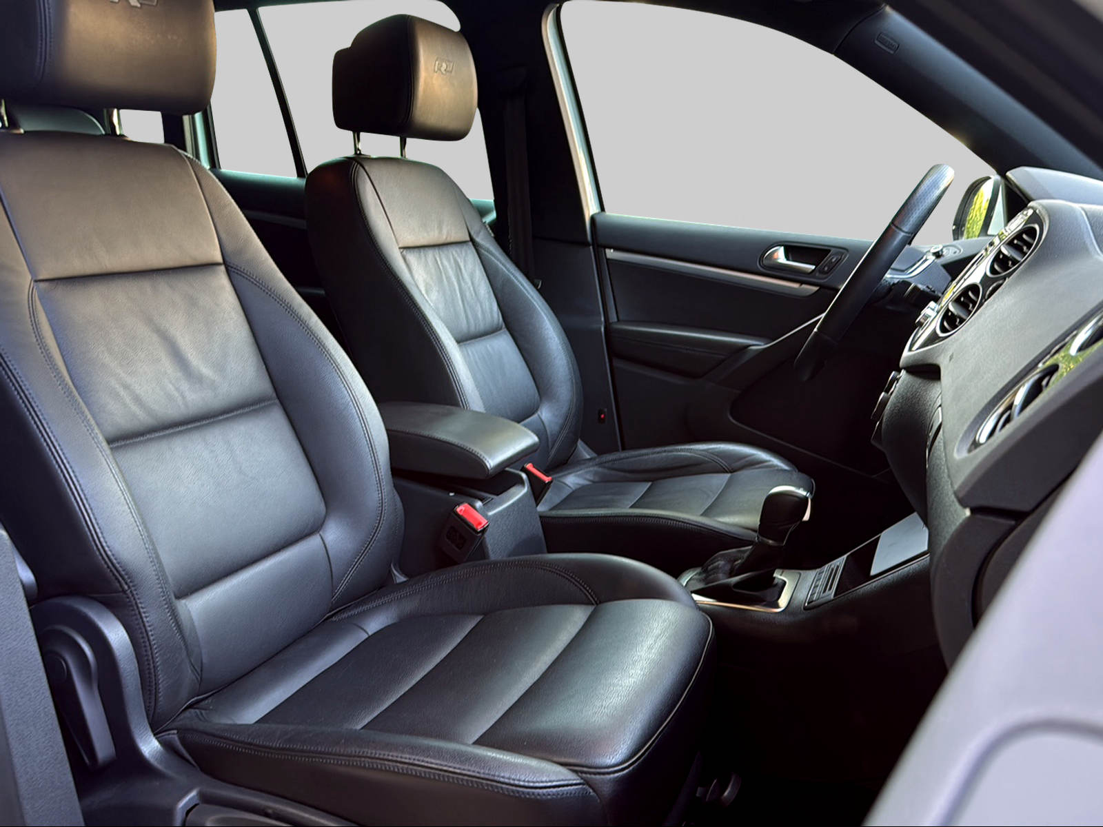VW Tiguan 2.0 TSI Sport&Style 4Motion DSG-image-13