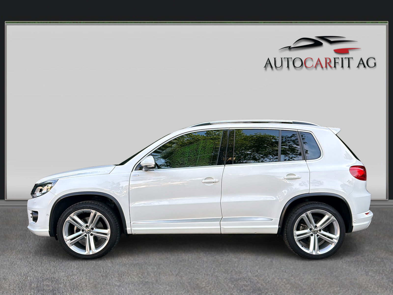 VW Tiguan 2.0 TSI Sport&Style 4Motion DSG-image-2