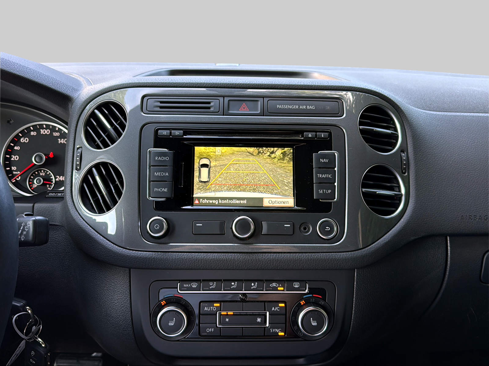 VW Tiguan 2.0 TSI Sport&Style 4Motion DSG-image-10