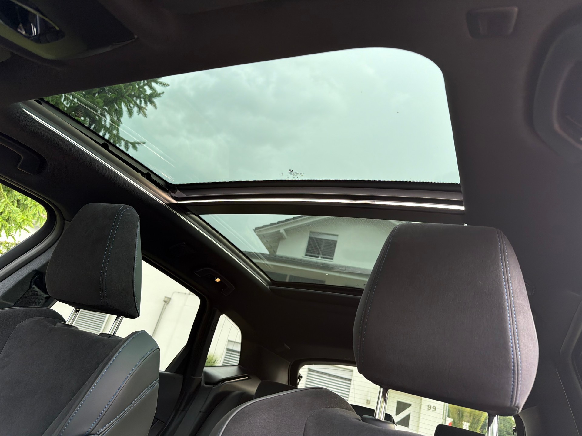 BMW 218d Active Tourer M Sport DKG-image-28